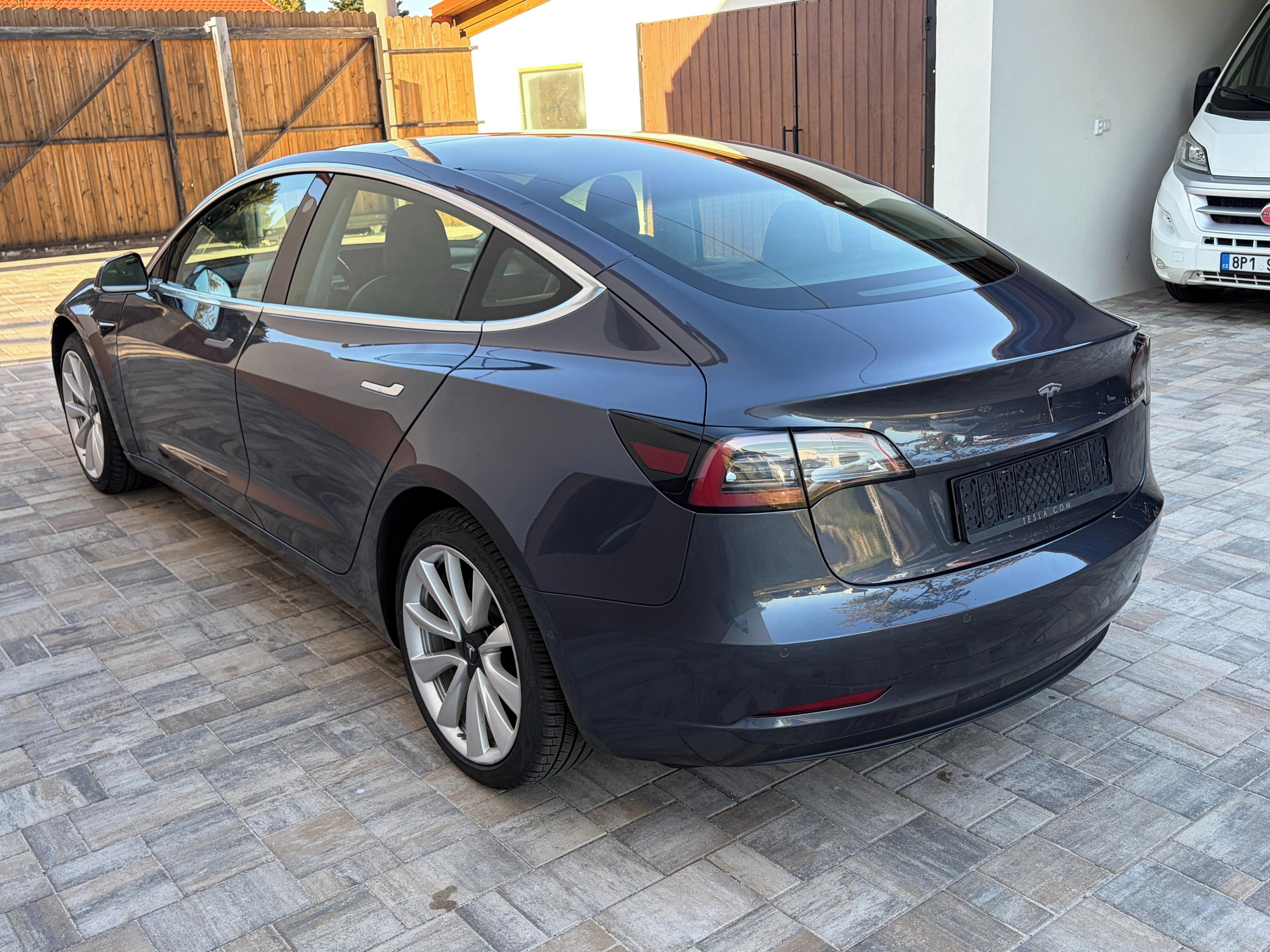 Tesla Model 3, SR + 60kwh, DPH, SOH 86% - fotka 2