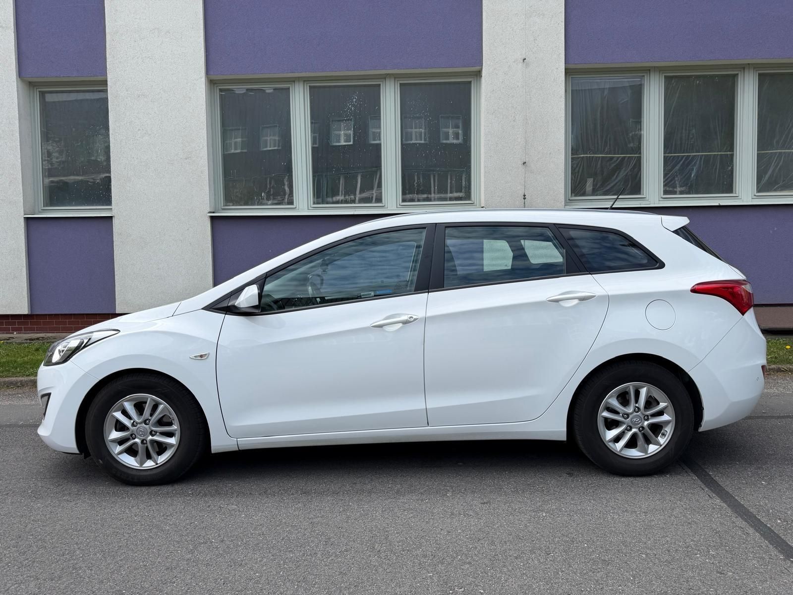 Hyundai i30, 1,6 GDi /DPH/servis/1.maj./ - fotka 2