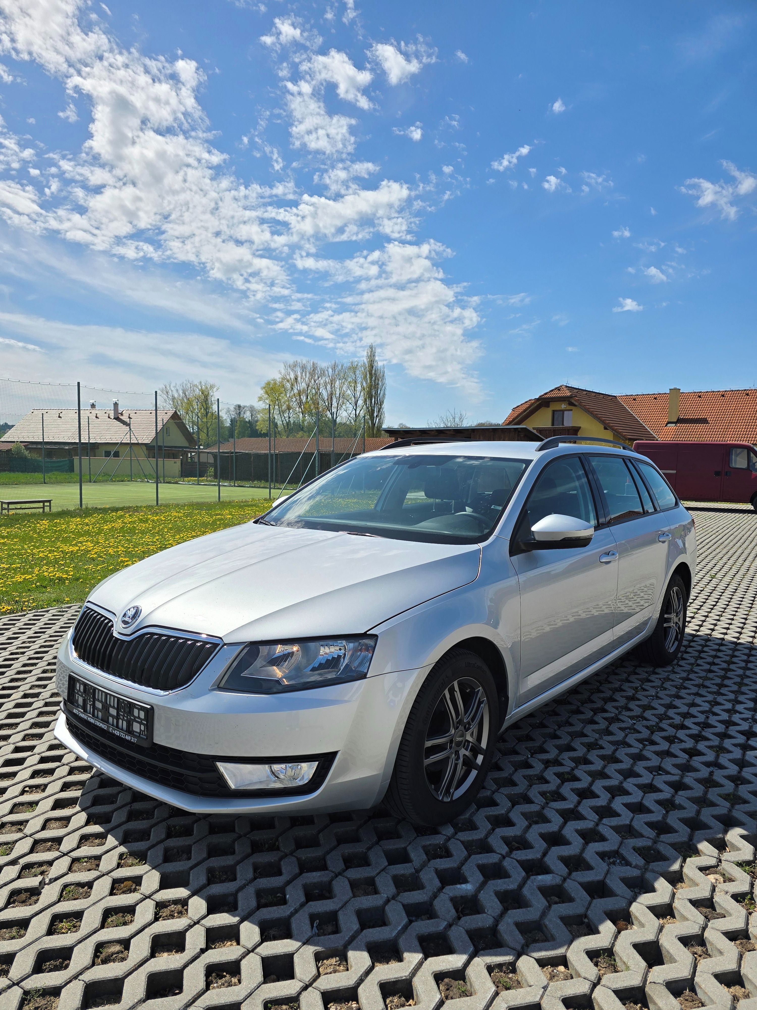 Škoda Octavia, 1.6 TDI Combi Naj.157tkm - fotka 3