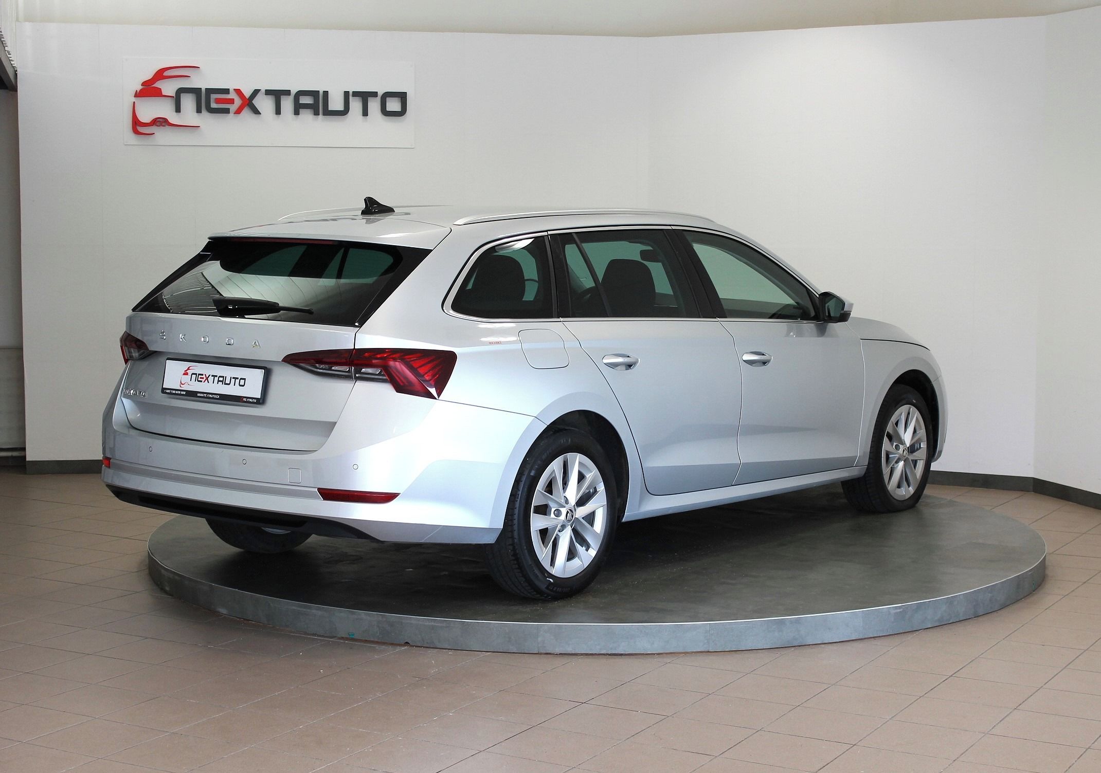 Škoda Octavia, 2.0 TDI STYLE, 1. MAJITEL - fotka 5