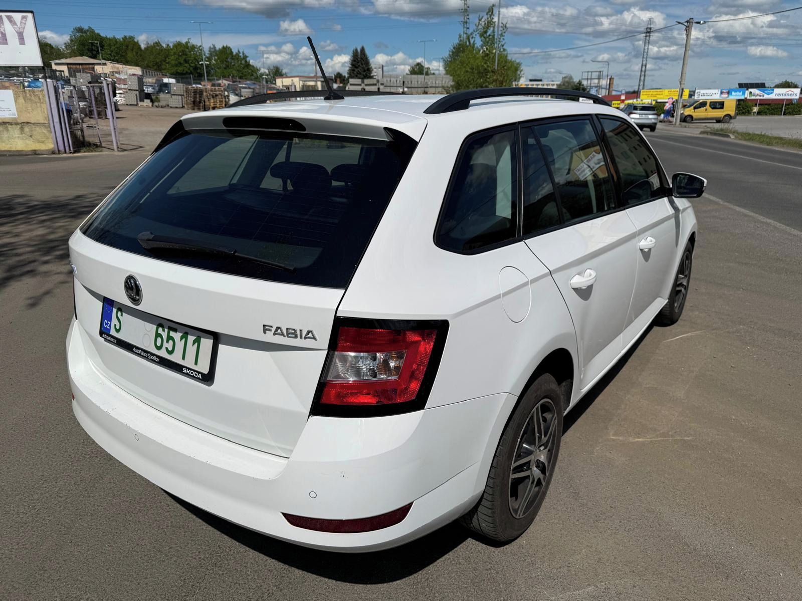 Škoda Fabia, 1.0TSi 70kW kombi klima - fotka 5