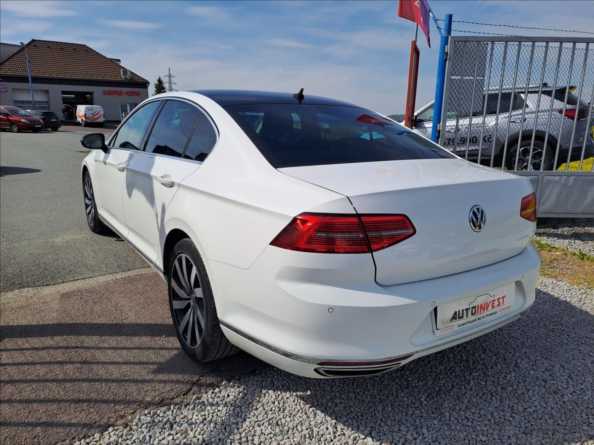 Volkswagen Passat, 2,0 TSI 162 kW - fotka 4
