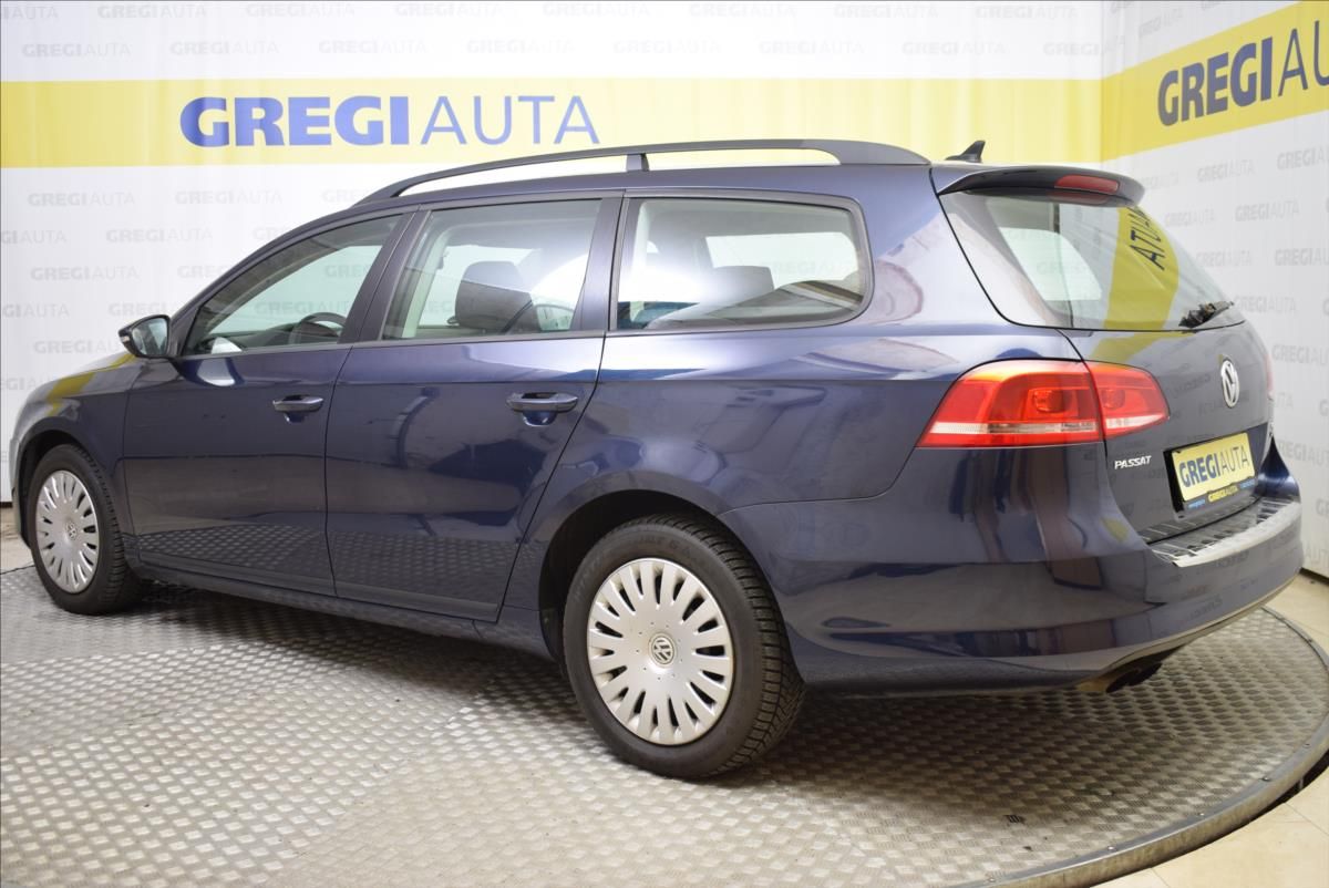 Volkswagen Passat, 2,0 TDi PO SERVISU,BEZ KOROZE - fotka 5