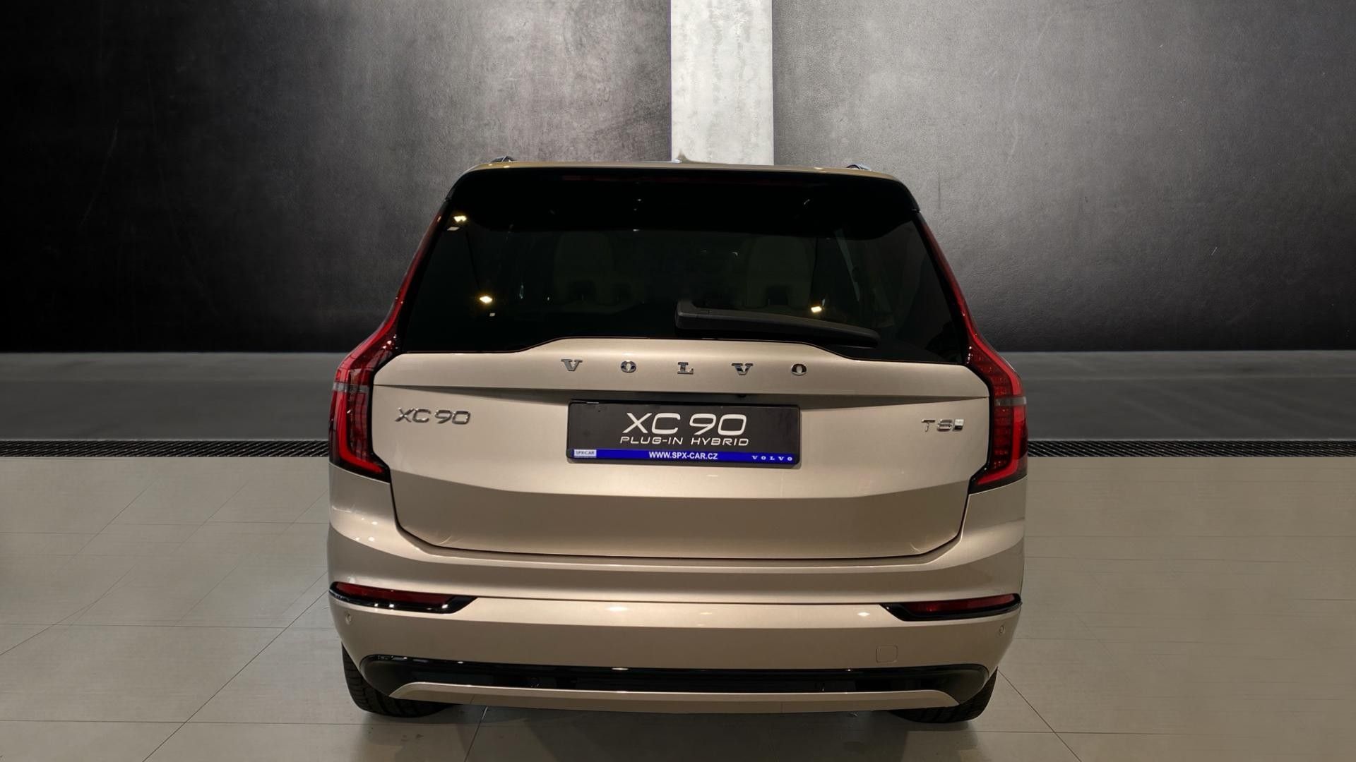 Volvo XC90, PLUS DARK, T8 AWD, 228+107 kW - fotka 5