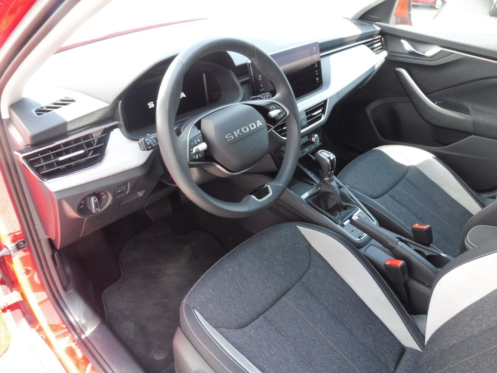 Škoda Scala, Top Selection 1,5 TSI 110kW DS - fotka 6