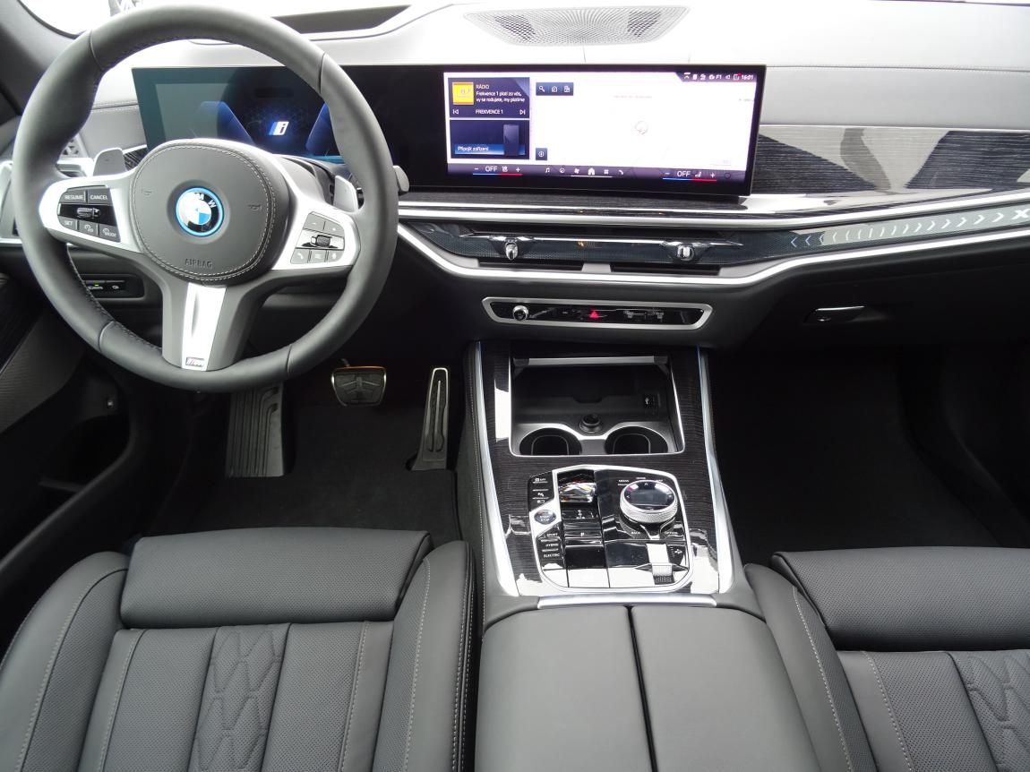 BMW X5, xDrive50e - fotka 4