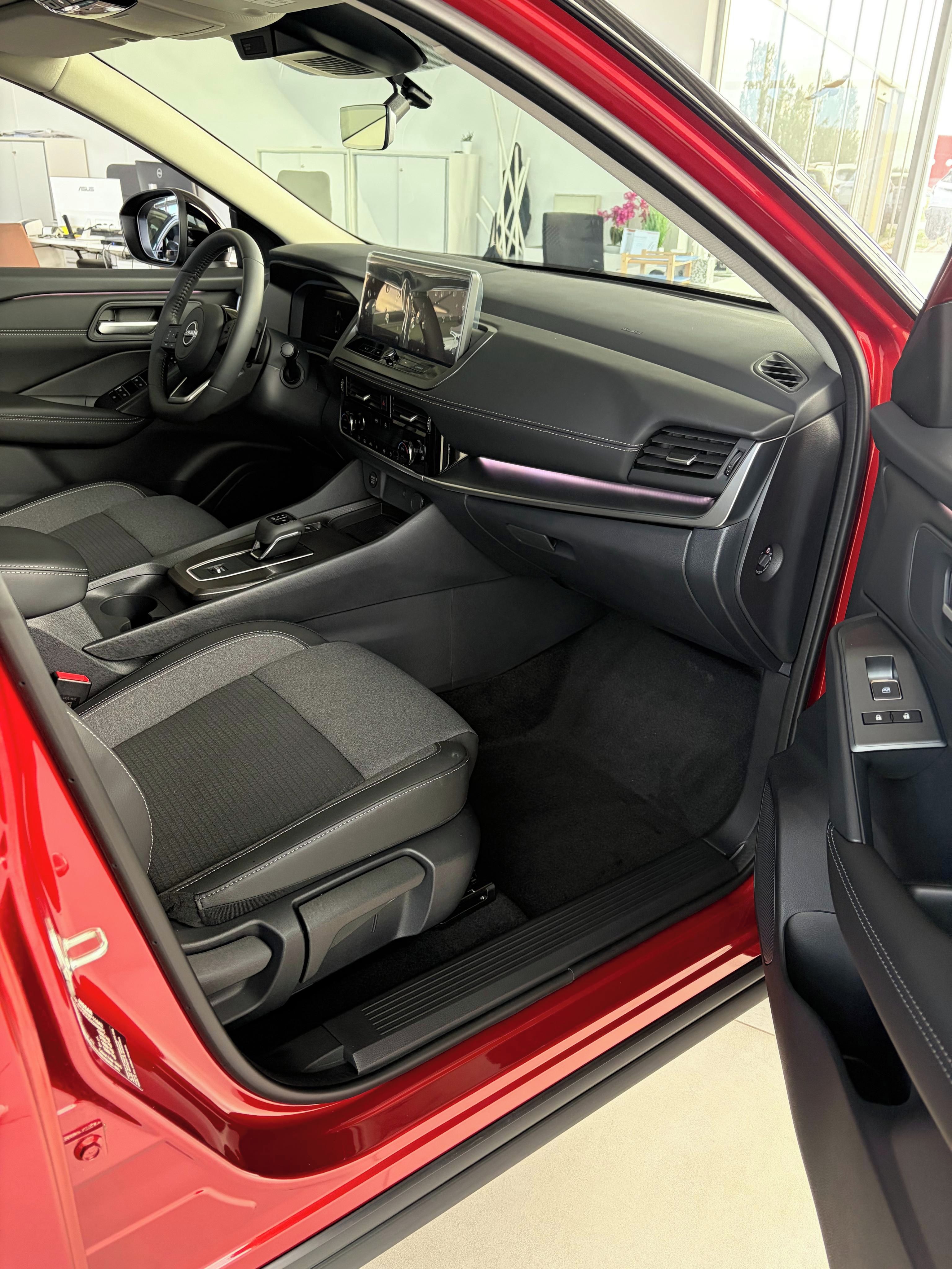Nissan Qashqai, 1,3,116kW,2WD,AT, CCS karta!!! - fotka 5