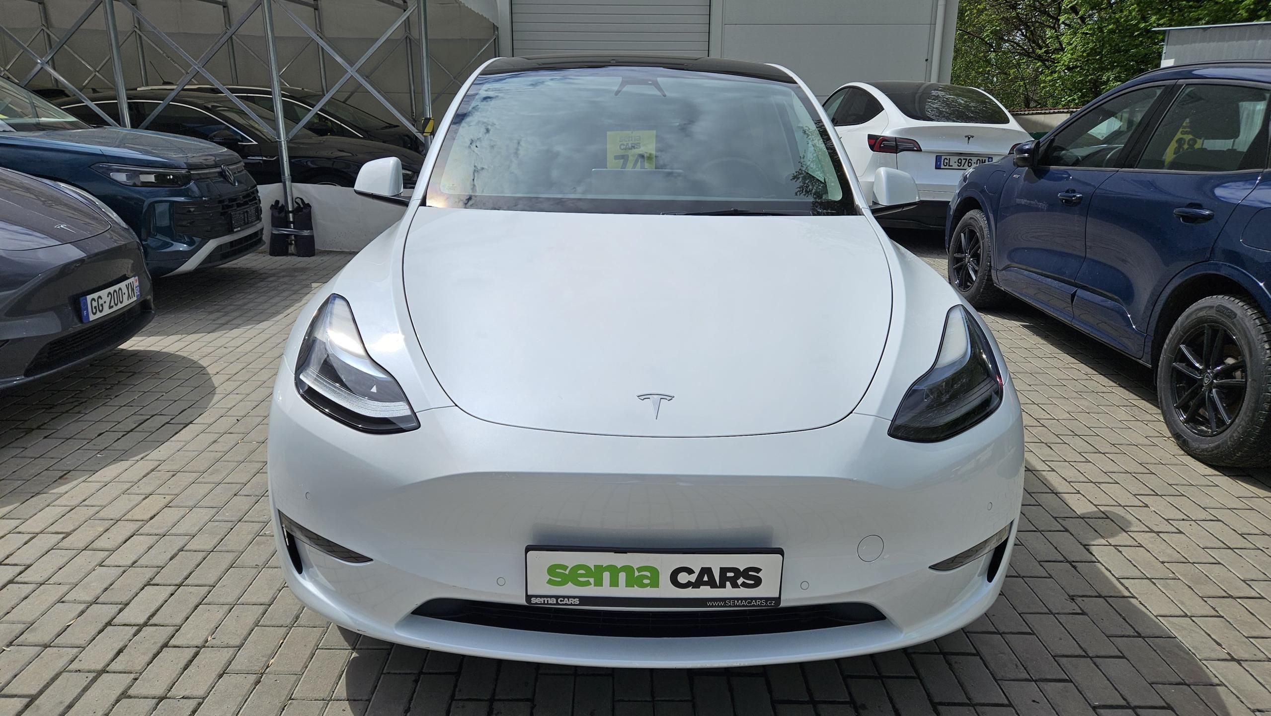 Tesla Model Y, Long Range AWD SoH 94,8% - fotka 3