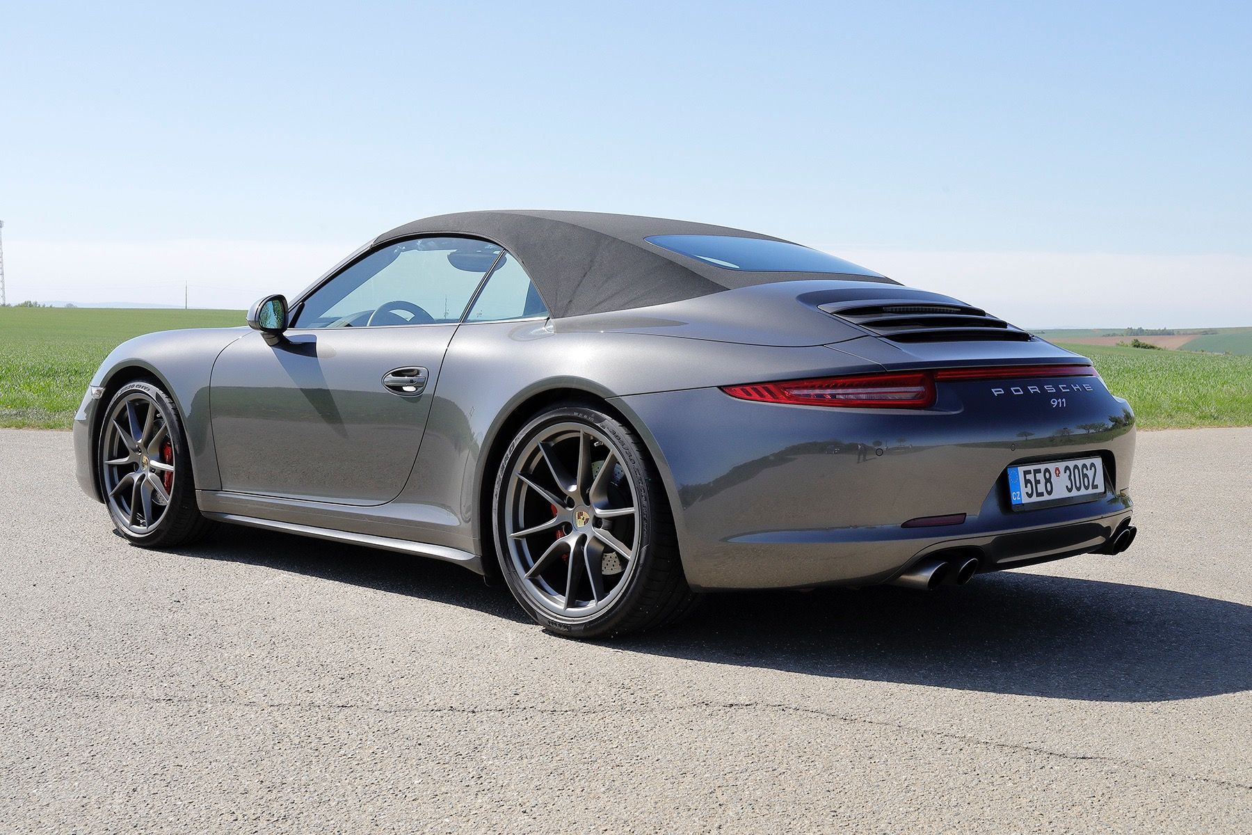 Porsche 911, Porsche 911 Carrera 4S Cabriol - fotka 4