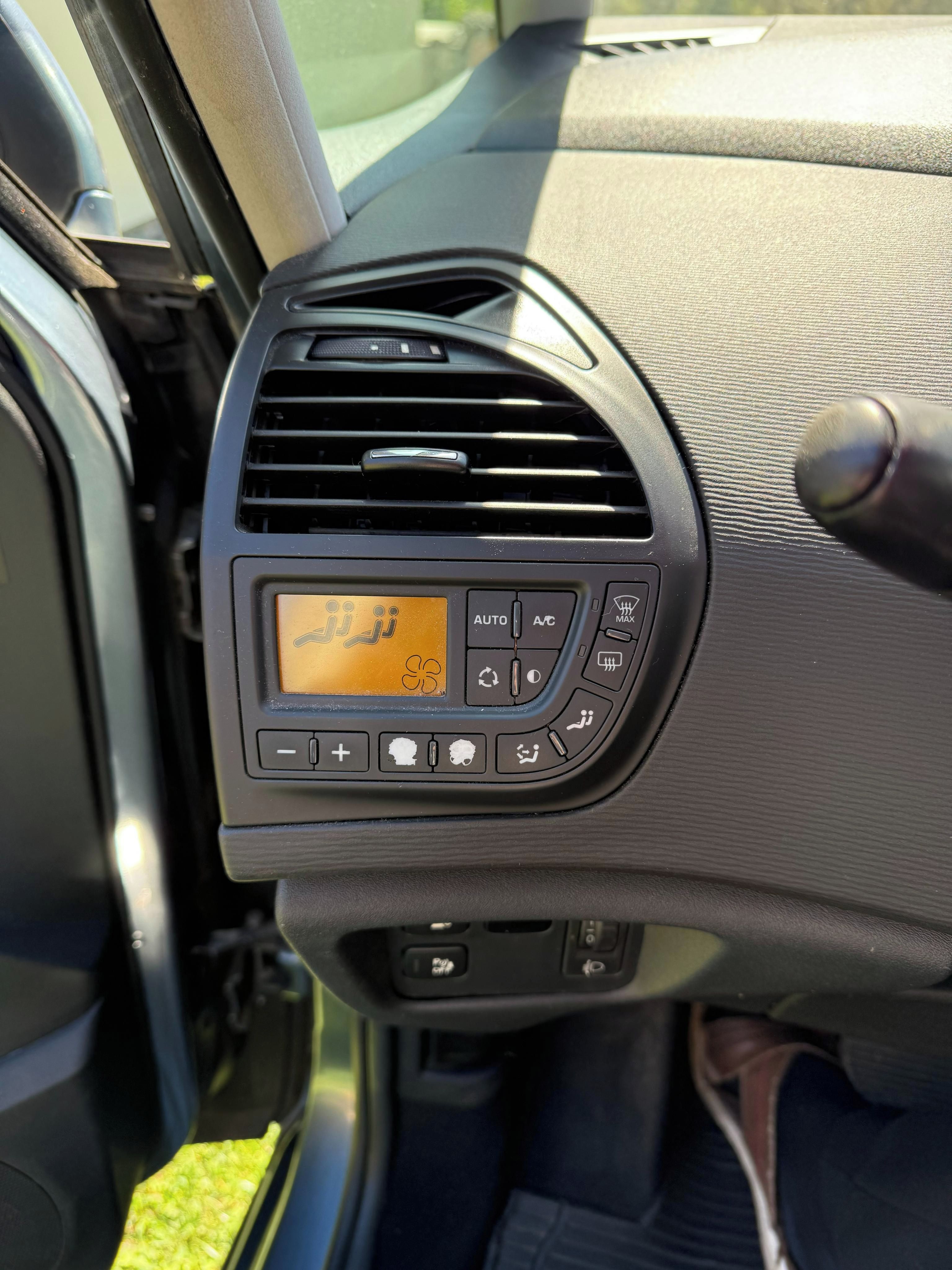 Citroën C4 Picasso, TDI - fotka 5