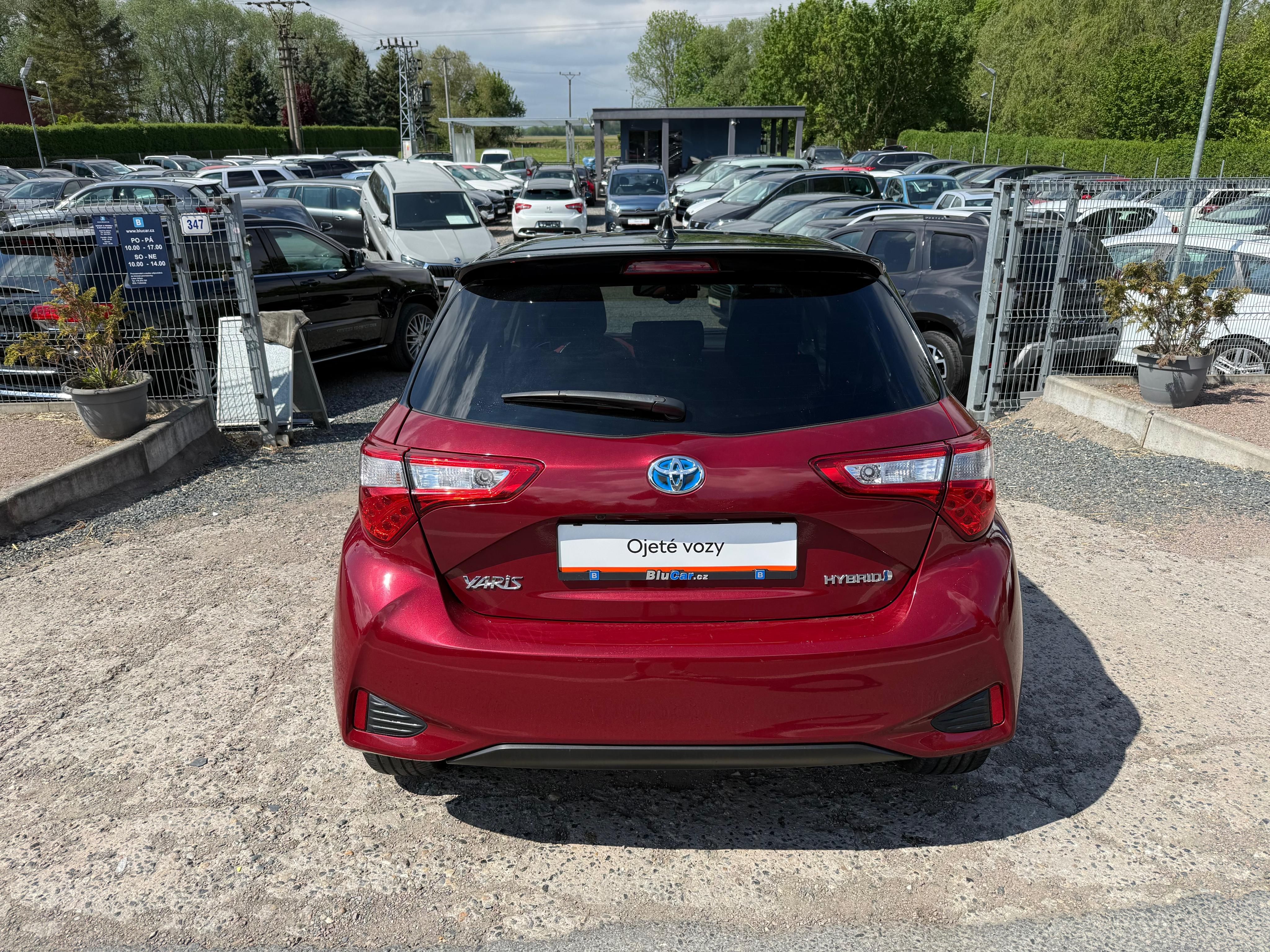 Toyota Yaris, 1.5 HYBRID AT Selection ČR - fotka 5