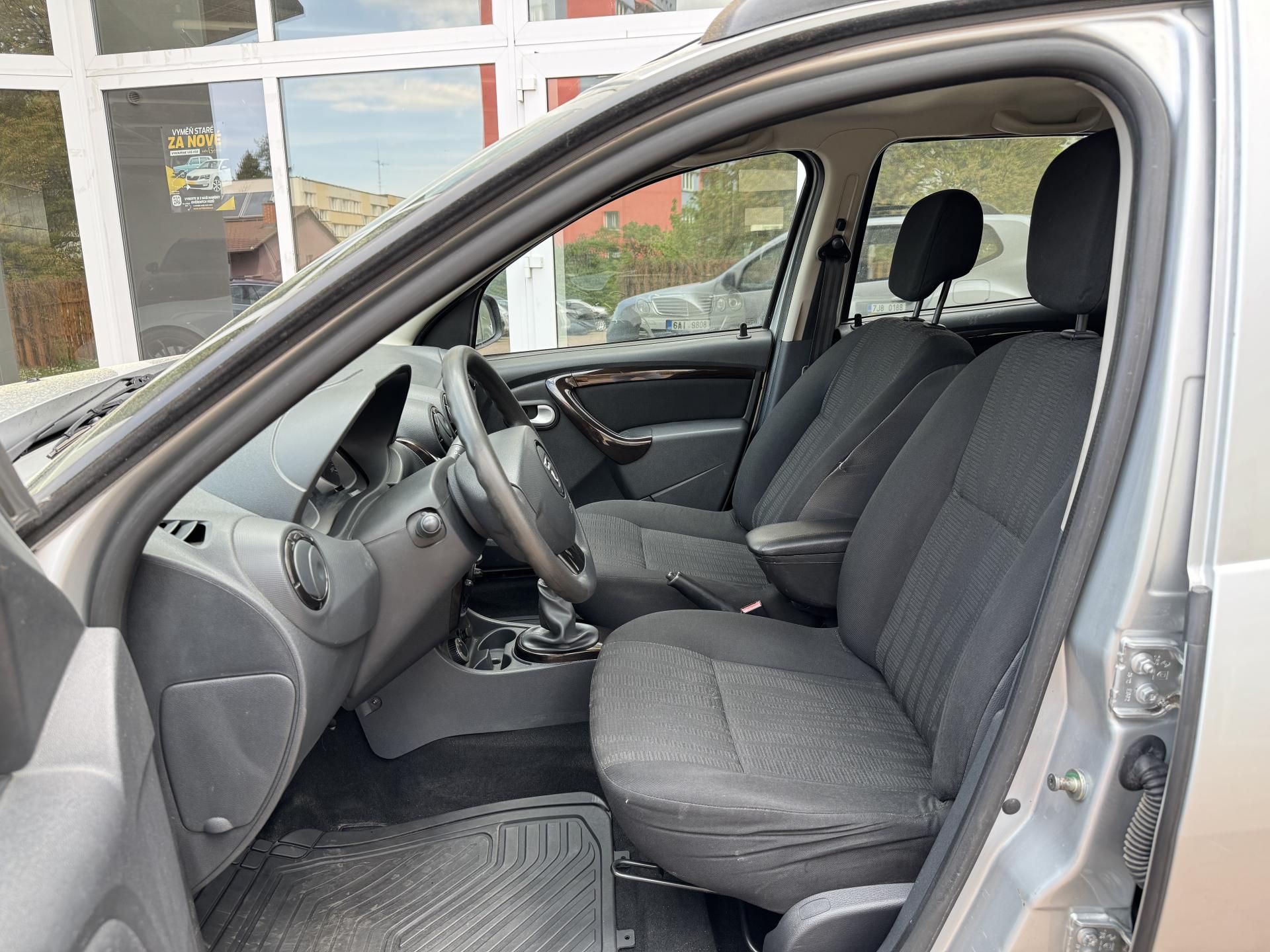 Dacia Duster, 1.6i 77kW 4x4 - fotka 6