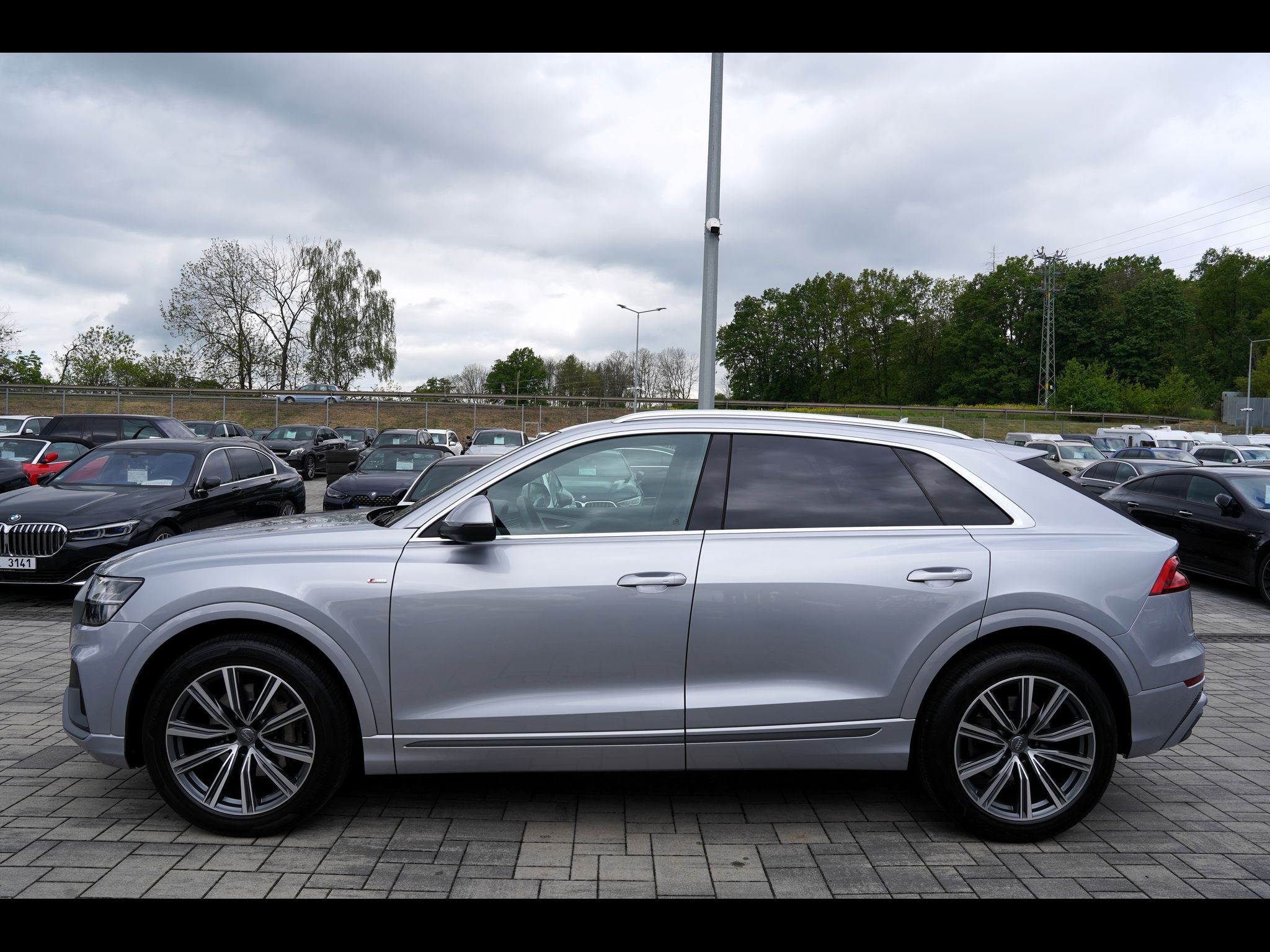 Audi Q8, 55 TFSI Q/21"kola/S-line/B&O - fotka 3