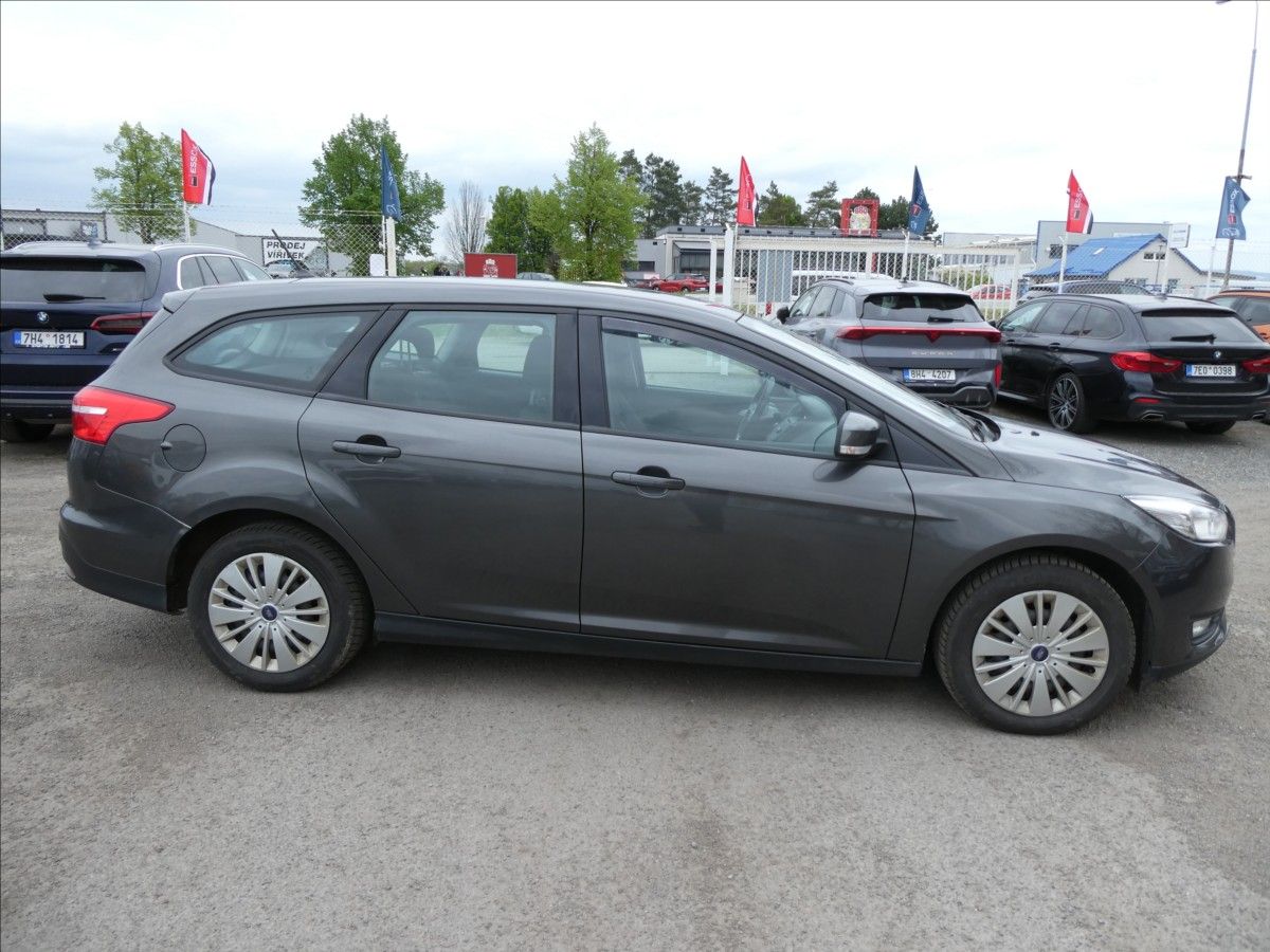 Ford Focus, 1,5 Duratorq TDCI 95k kombi - fotka 2