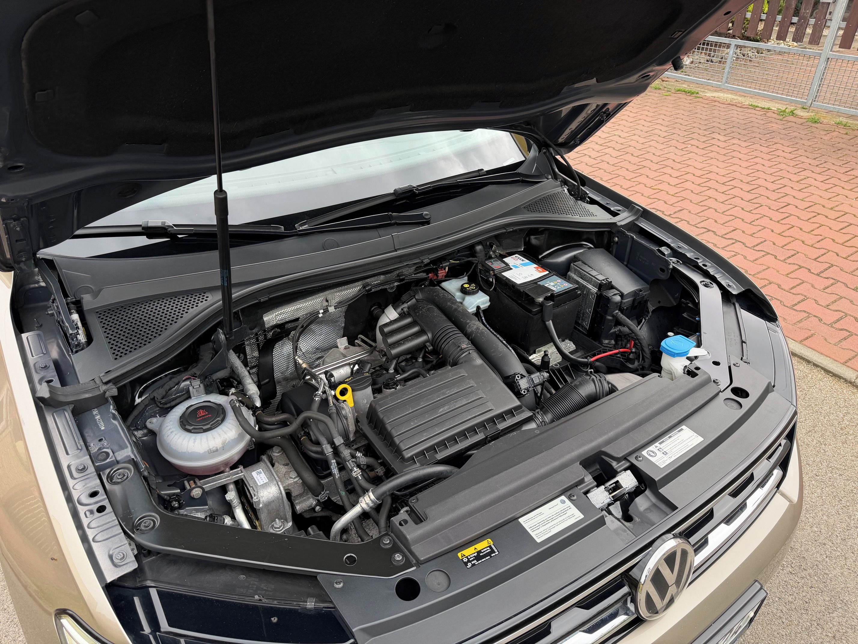 Volkswagen Tiguan, 1,4 TSI Maraton Edition - fotka 4