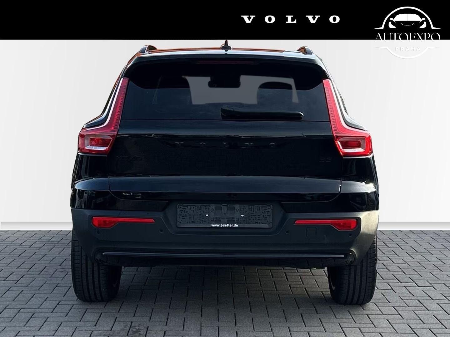 Volvo XC40, B3 Benzin Plus Black Edition - fotka 4