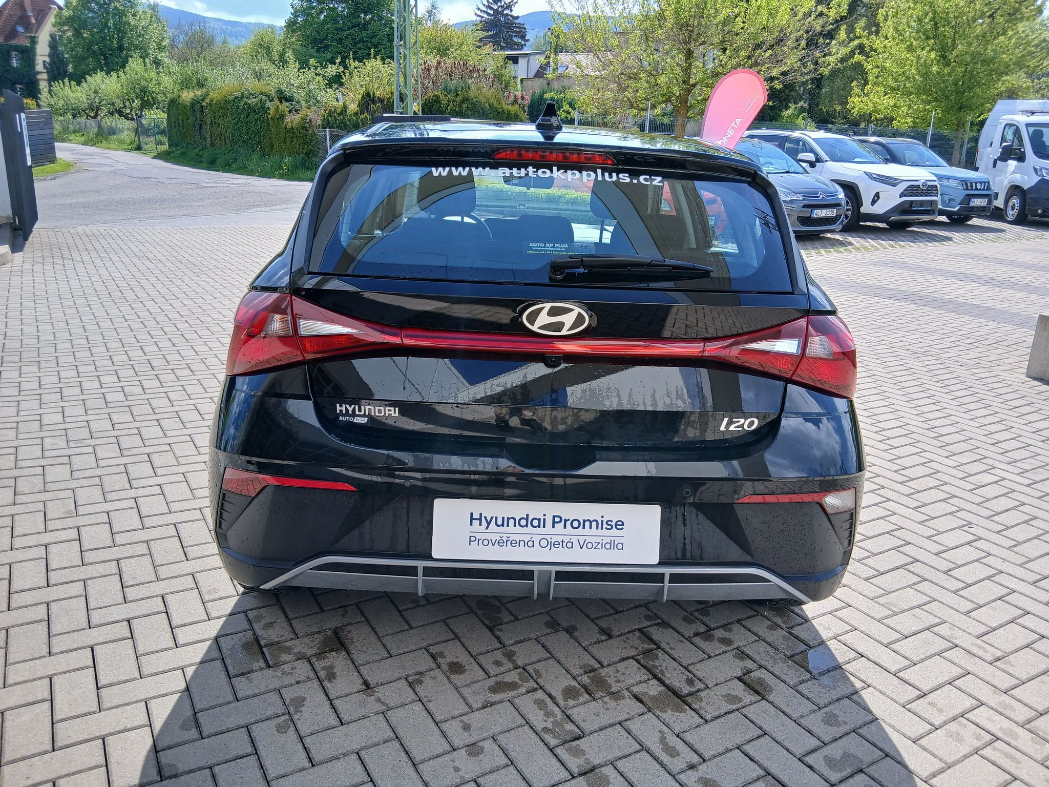 Hyundai i20, 1,2i 77k Wave - fotka 5