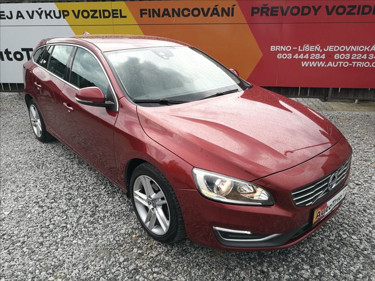Volvo V60, 2,0 D 135kw - fotka 2