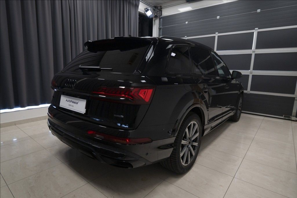 Audi Q7, 3,0 TDI QUATTRO S-LINE ČR - fotka 4