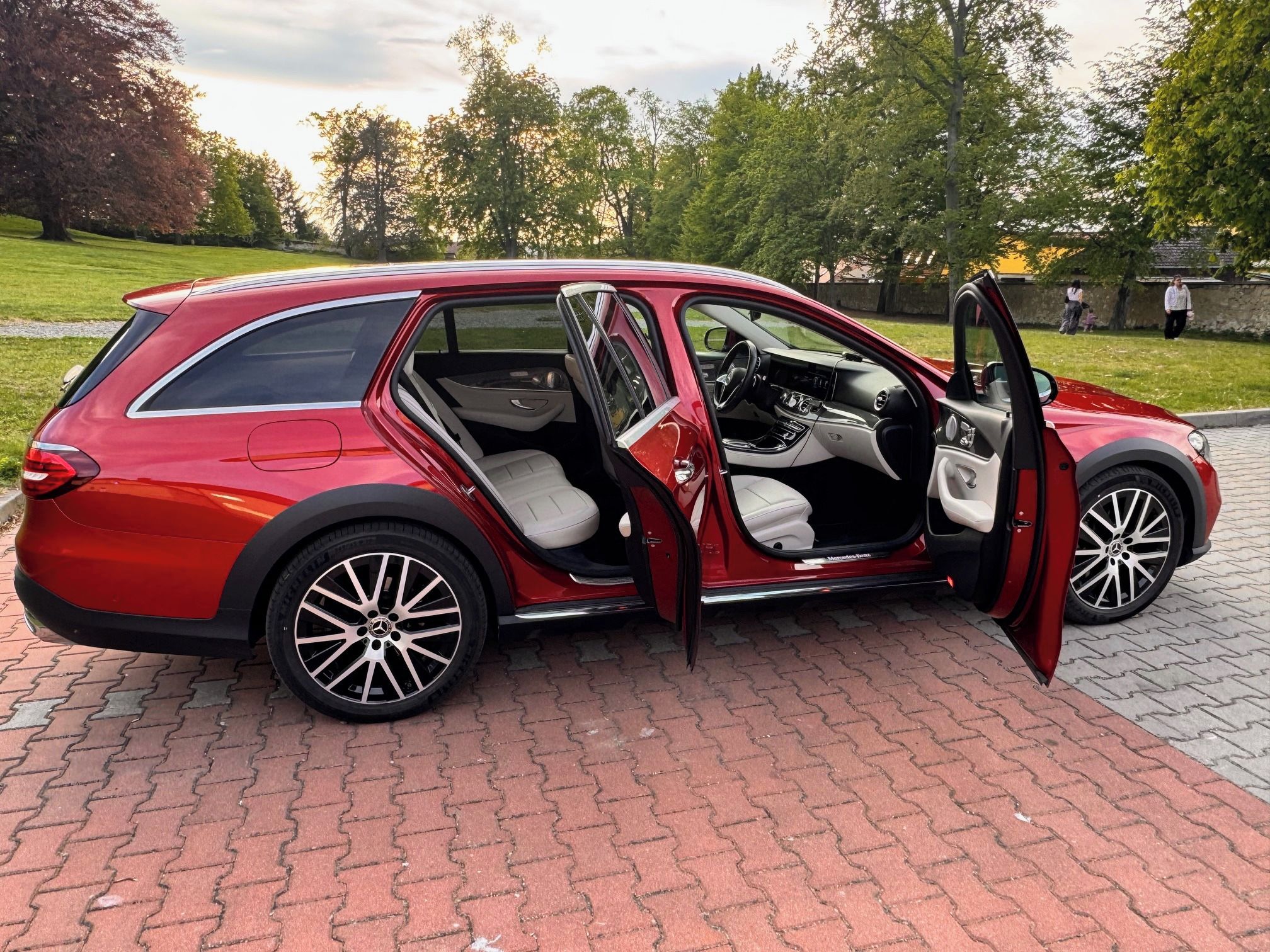 Mercedes-Benz Třídy E, ČR, SERVIS, ZÁRUKA , NEBOURÁNO - fotka 5
