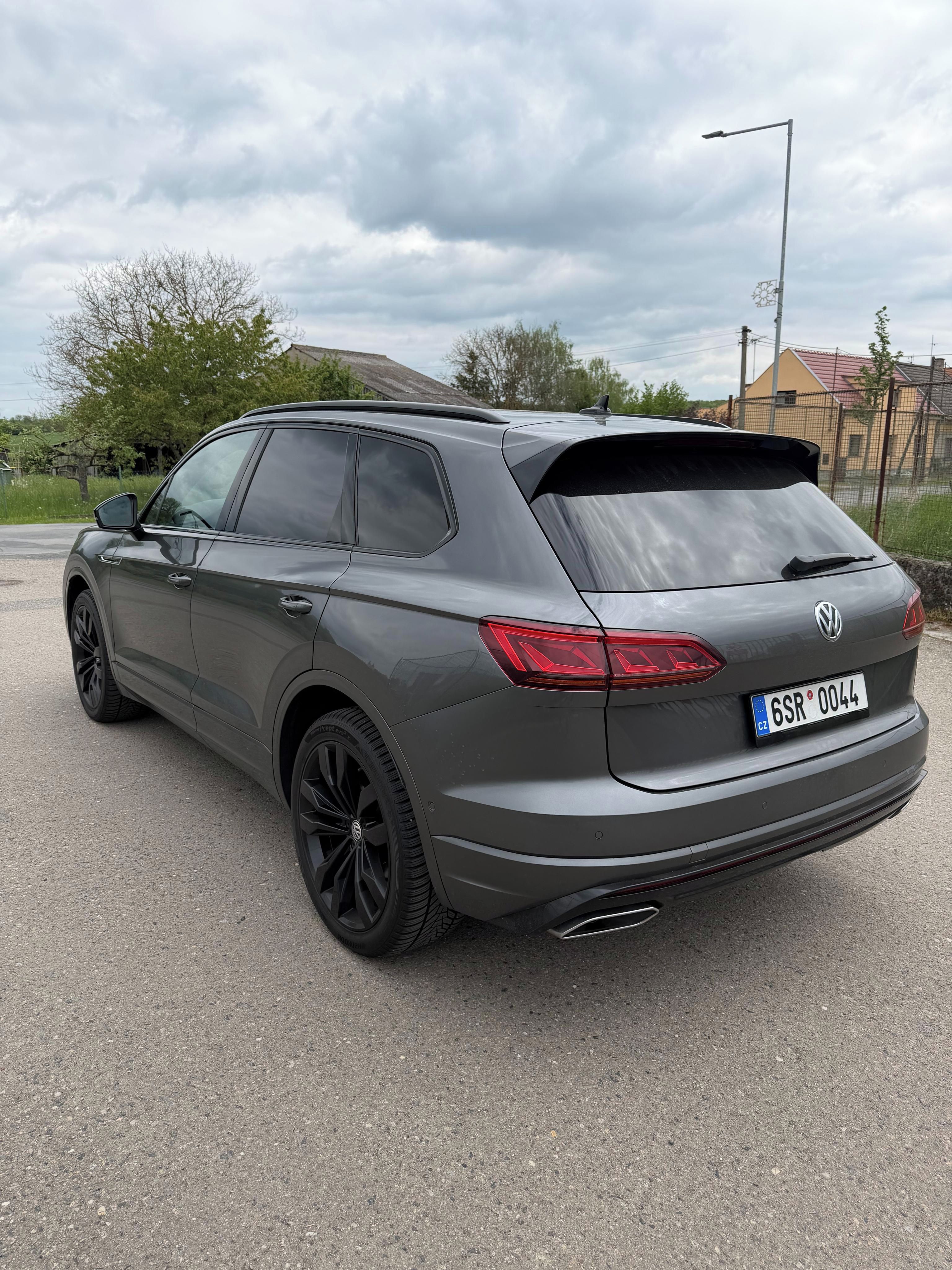 Volkswagen Touareg, VW TOUAREG 3,0 TDI R-LINE - fotka 5