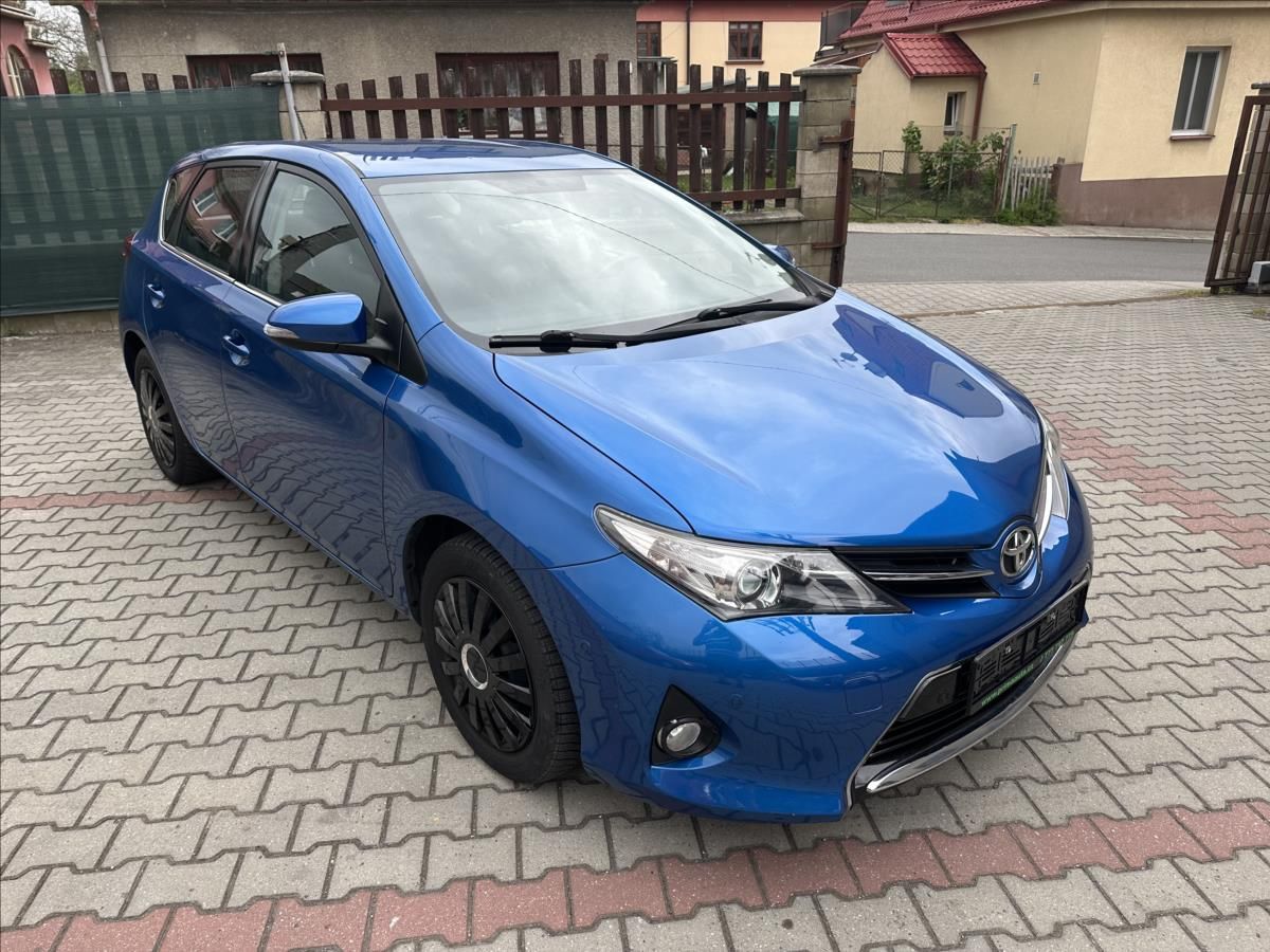 Toyota Auris, 1,6 EXCLUSIVE - fotka 3