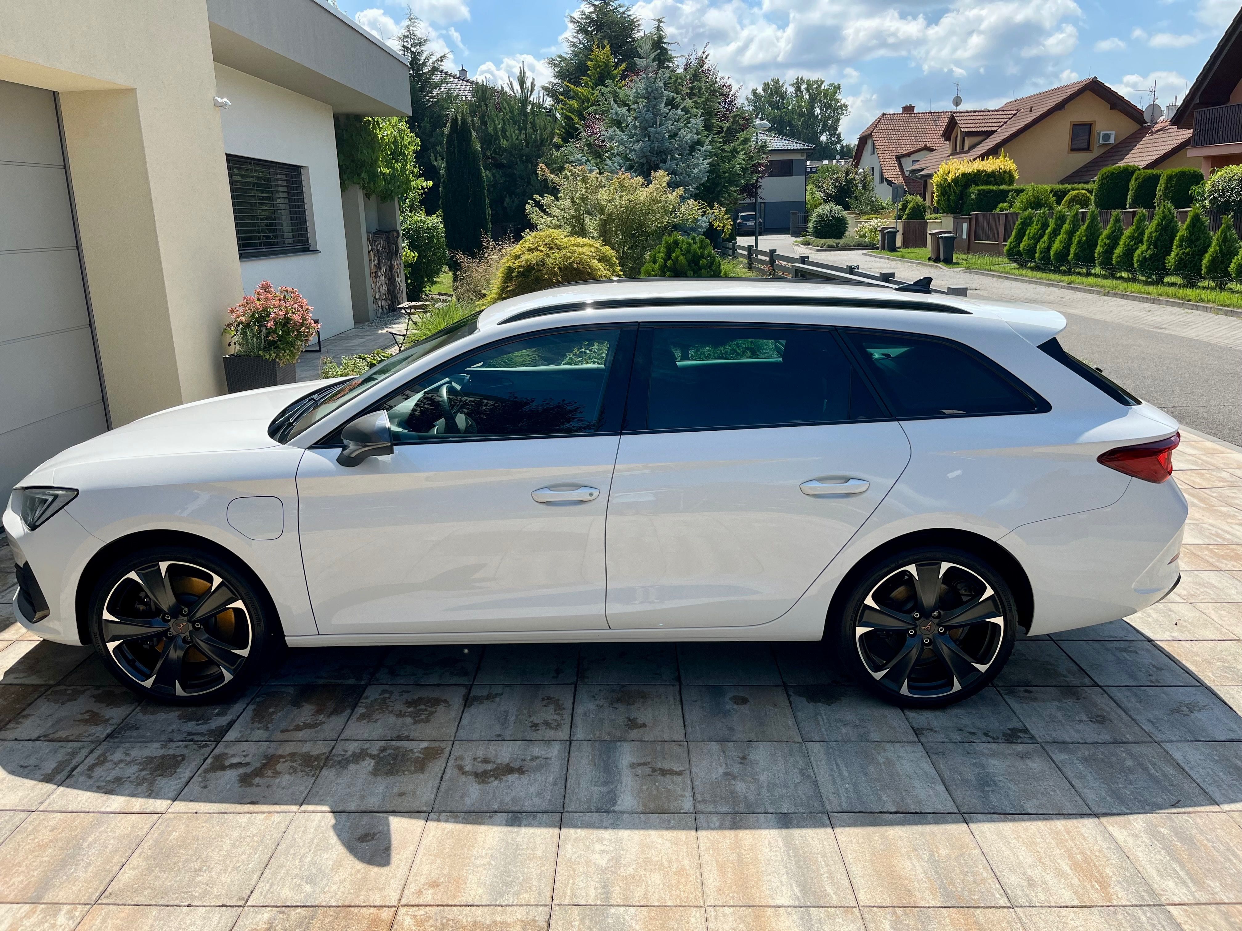 Cupra Leon, Cupra Leon 1,4 e-Hybrid 180 KW - fotka 2