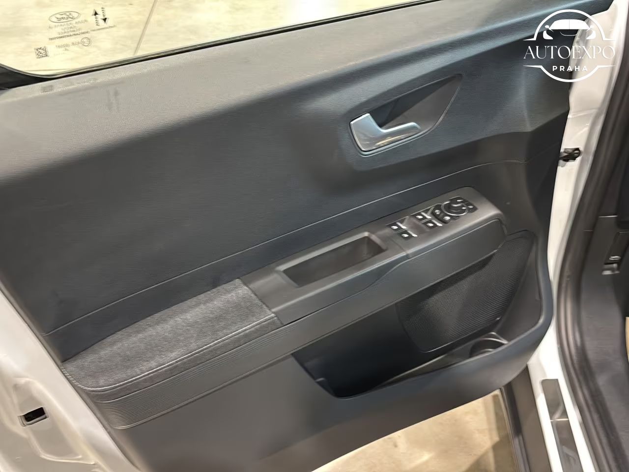 Ford Tourneo Courier, Active Automatik* Navigace* - fotka 5