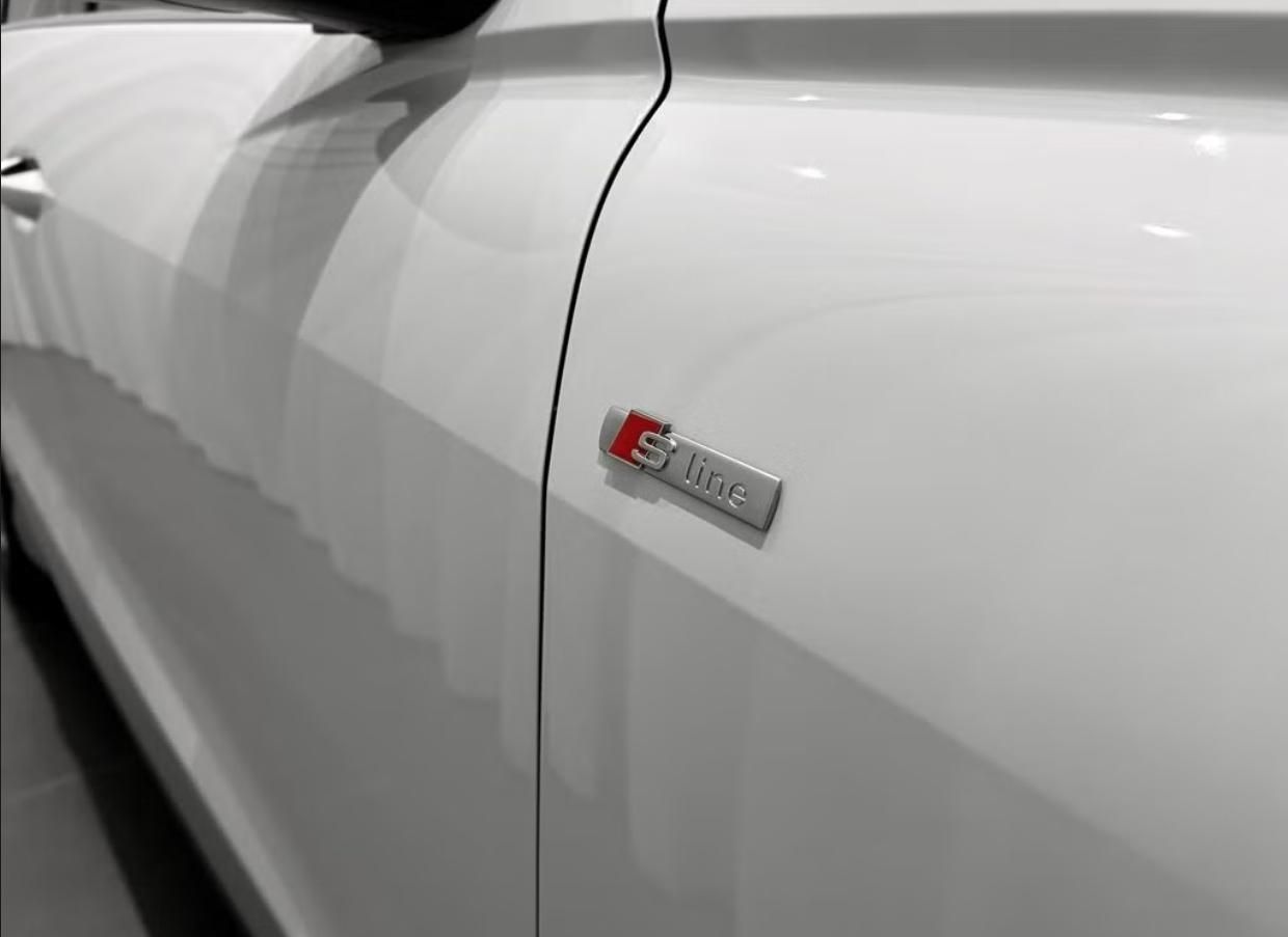 Audi Q4 e-tron, 40 e-tron S-Line Ambient Kam. - fotka 6