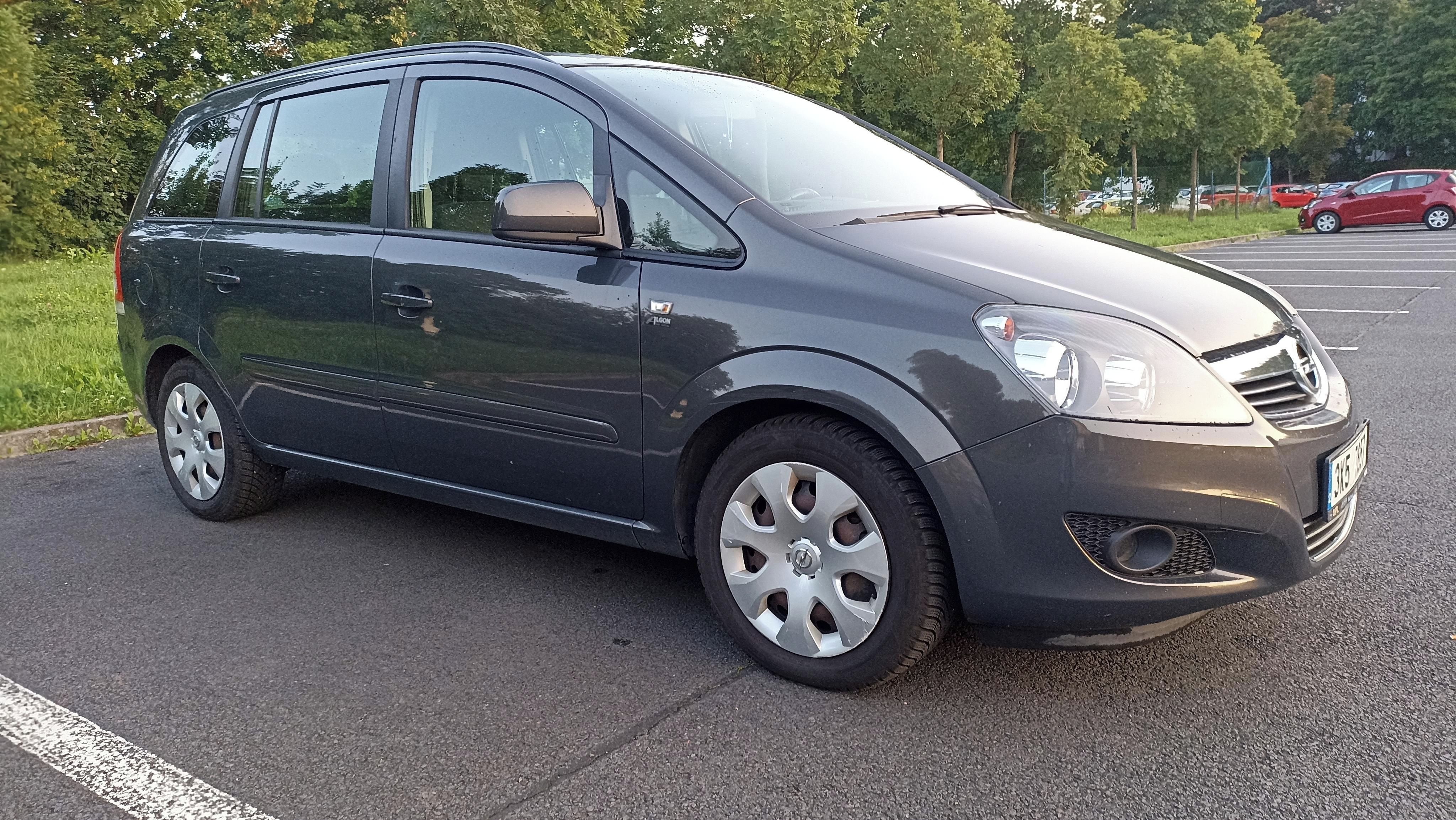 Opel Zafira, 1.majitel, servisováno, 7 míst - fotka 4