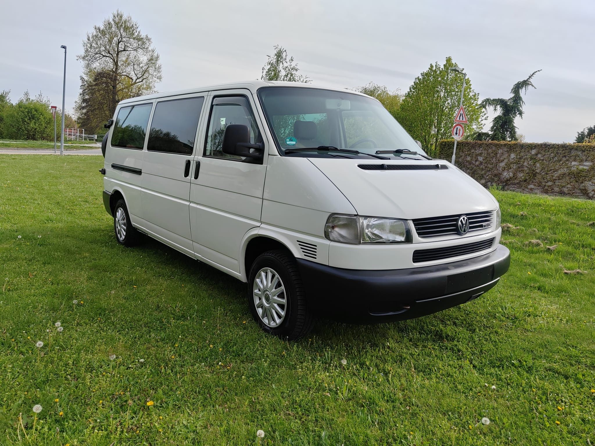 Volkswagen Caravelle, 2.5 TDi syncro serviska - fotka 2