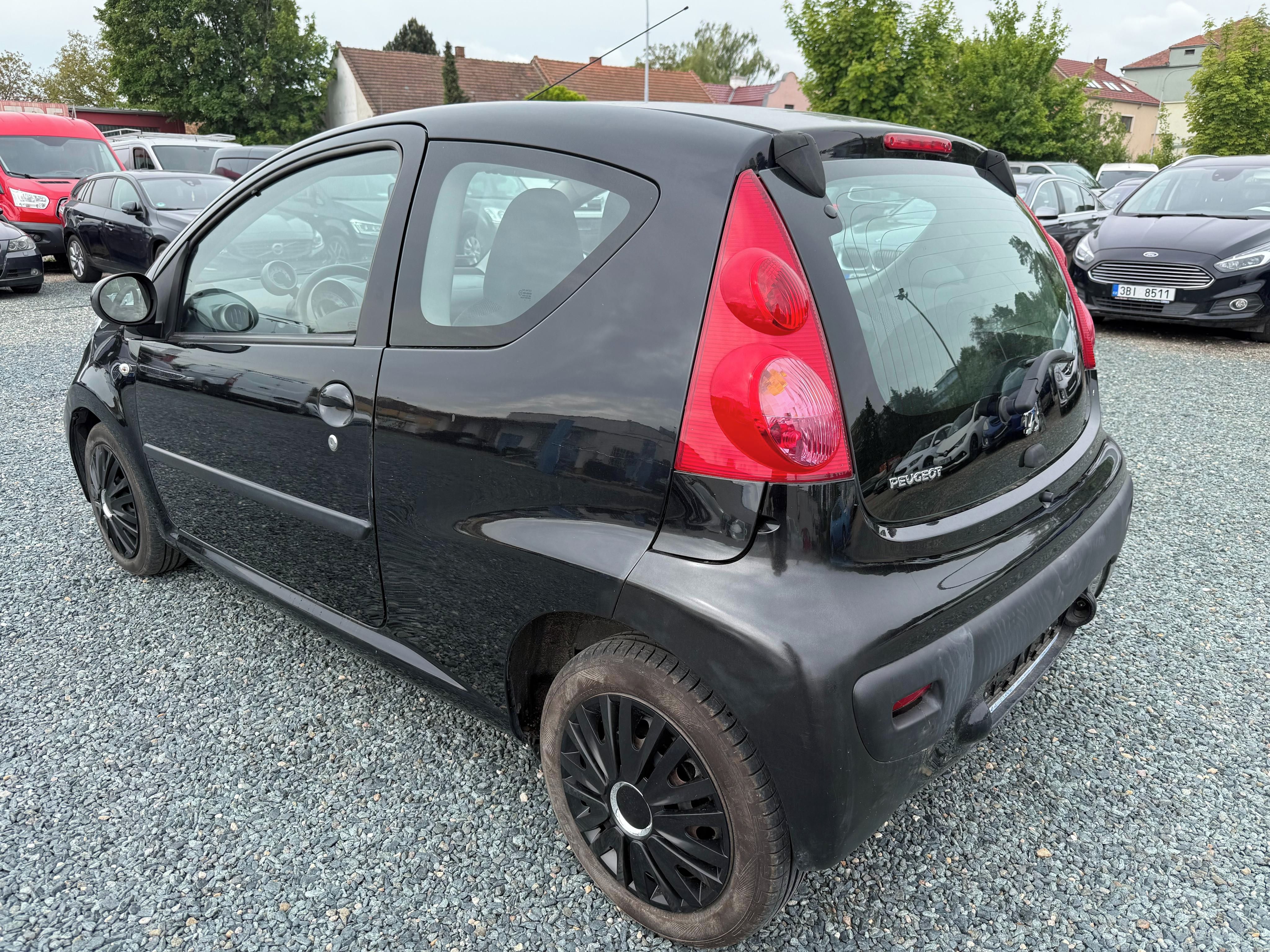 Peugeot 107, 1.0i 50kW AUTOMAT - fotka 4