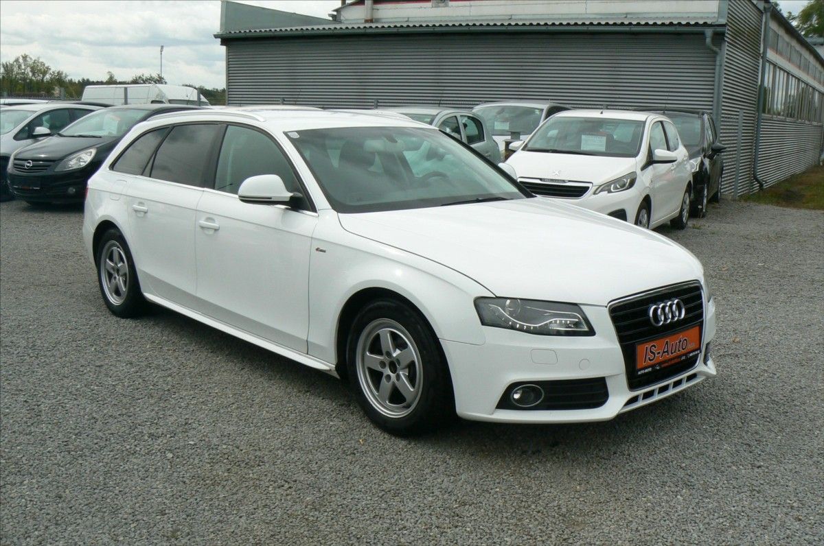 Audi A4, 2,0 TDi COMBI S-LINE - fotka 2