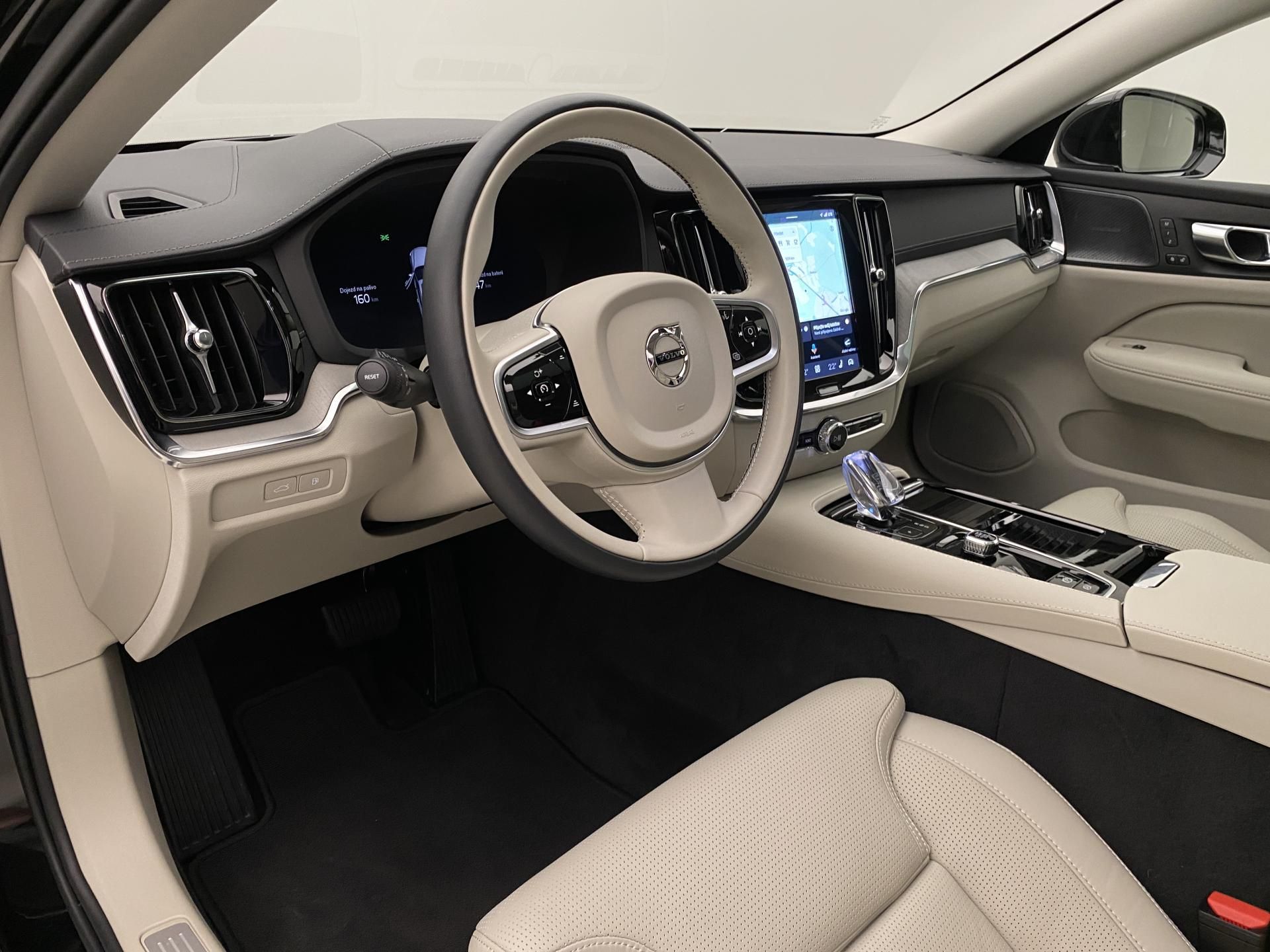 Volvo V60, T6 AWD RECHARGE BRIGHT ULTRA - fotka 4