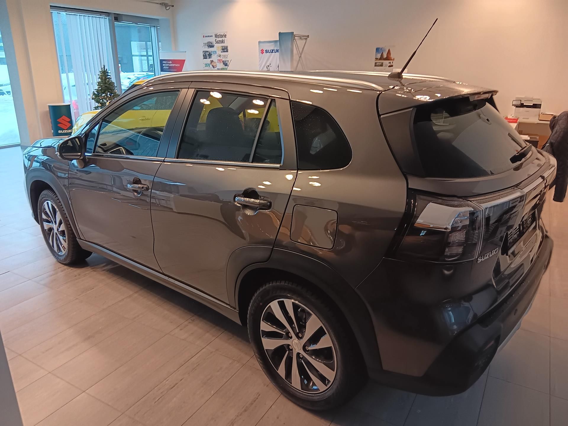 Suzuki S-Cross, ELEGANCE 1,4 HYBRID M/T 4x4 MY - fotka 4