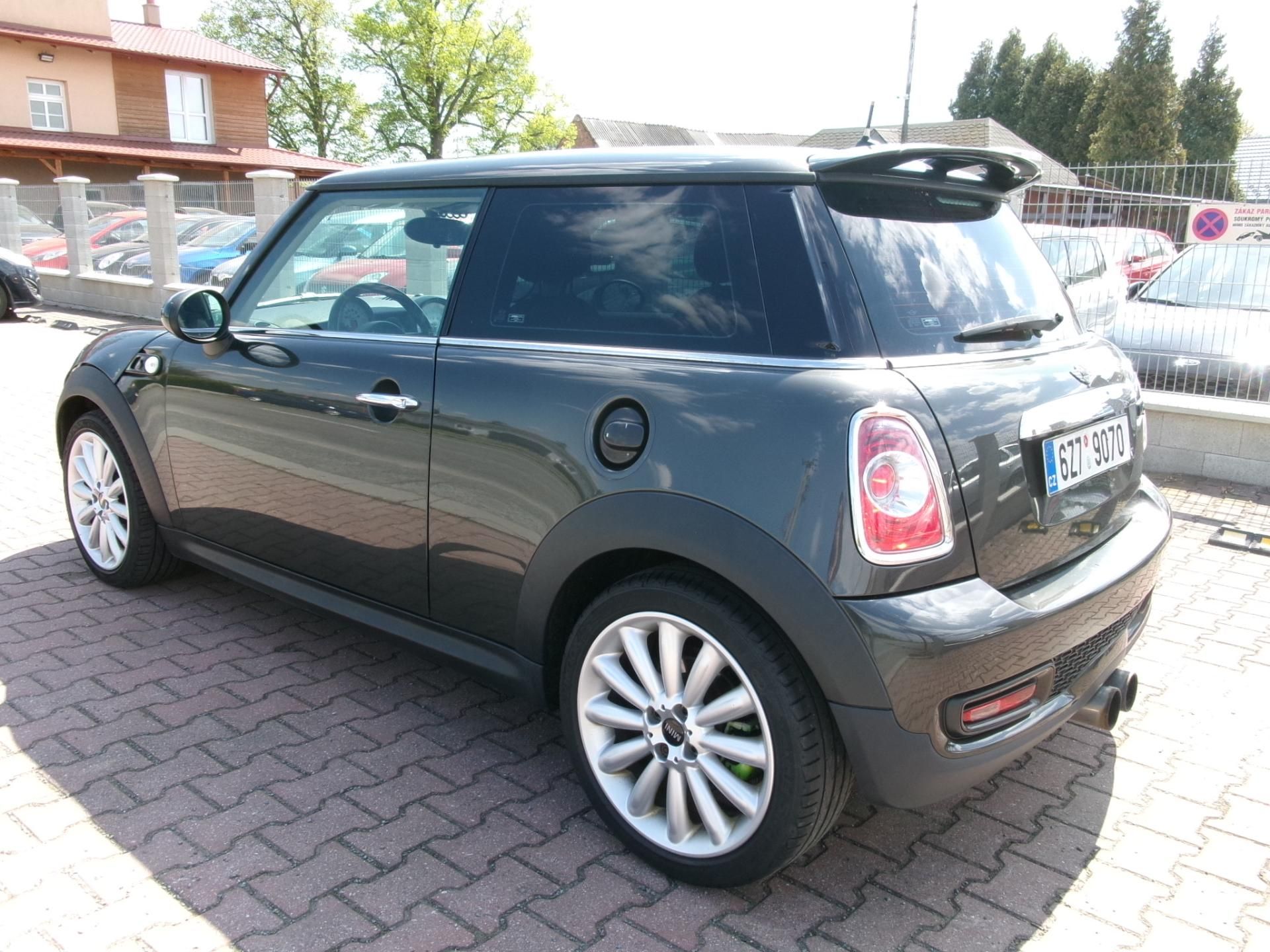 Mini Cooper S, 1,6i AC TEMP ALU 135kW - fotka 5