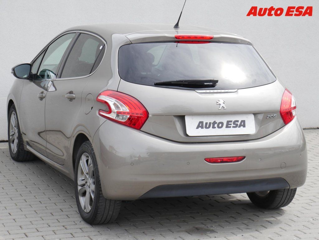 Peugeot 208, 1.6i,ČR - fotka 6