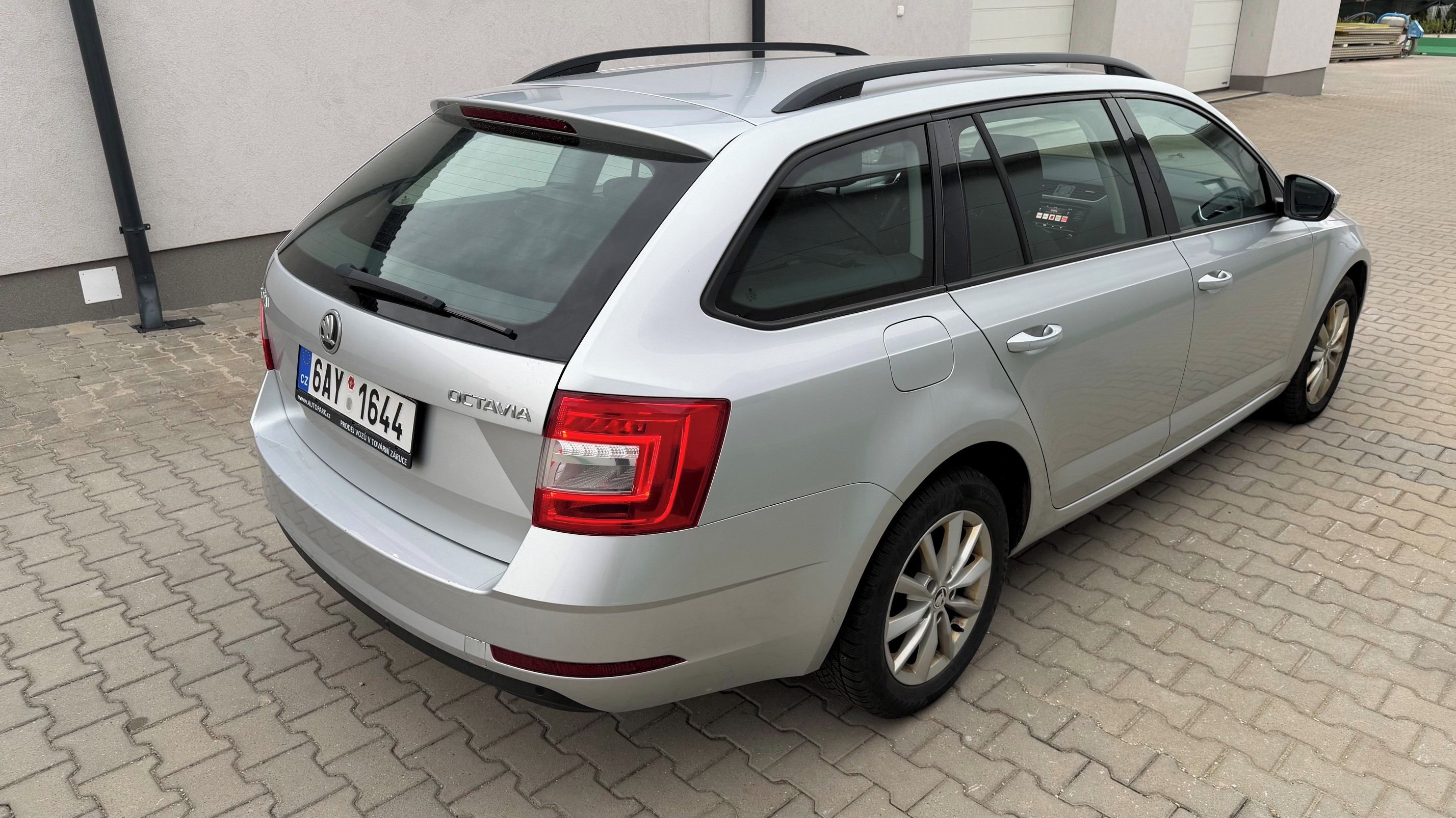 Škoda Octavia, 1,6 TDI,85KW - fotka 4