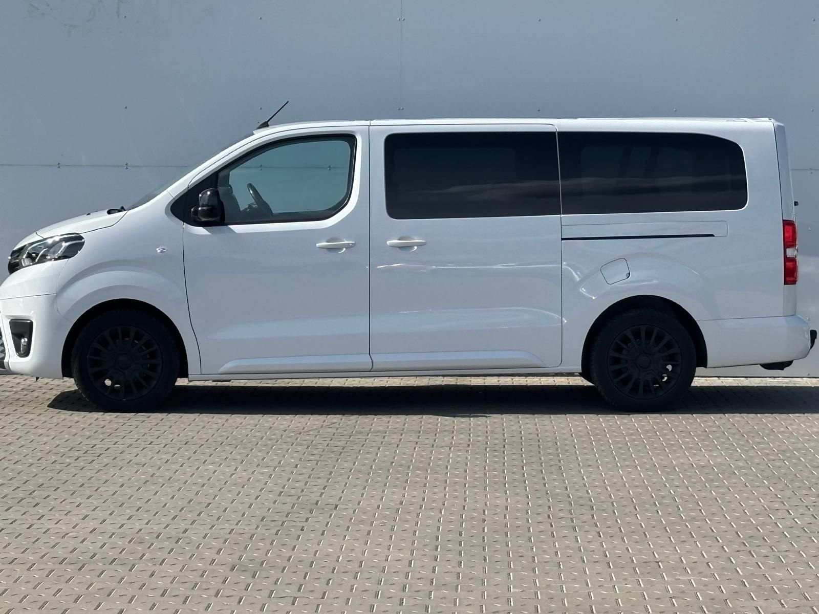 Toyota Proace Verso, 2,0 D-4D L2 Family AT - fotka 3