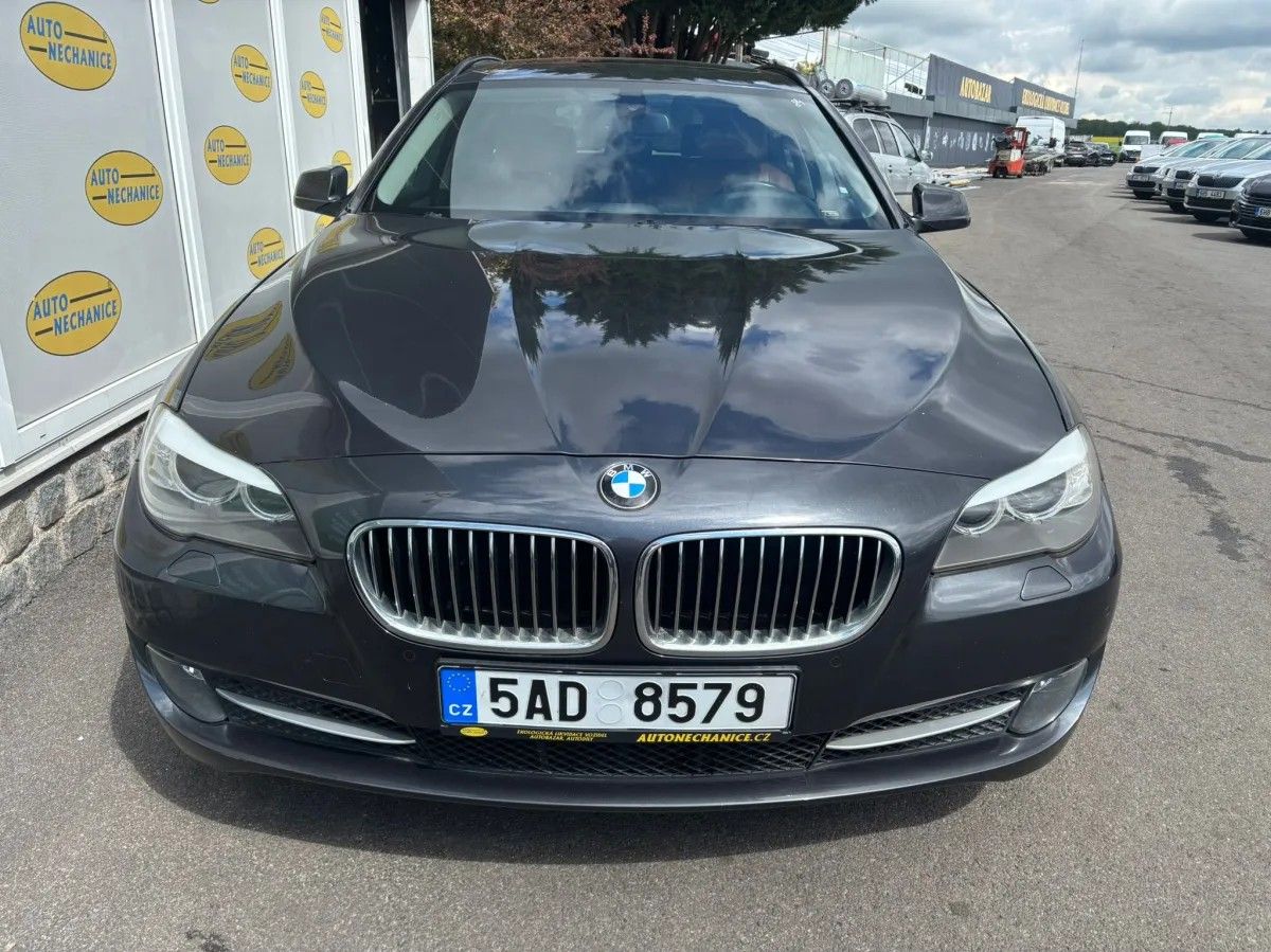 BMW Řada 5, 3.0 530D - fotka 2