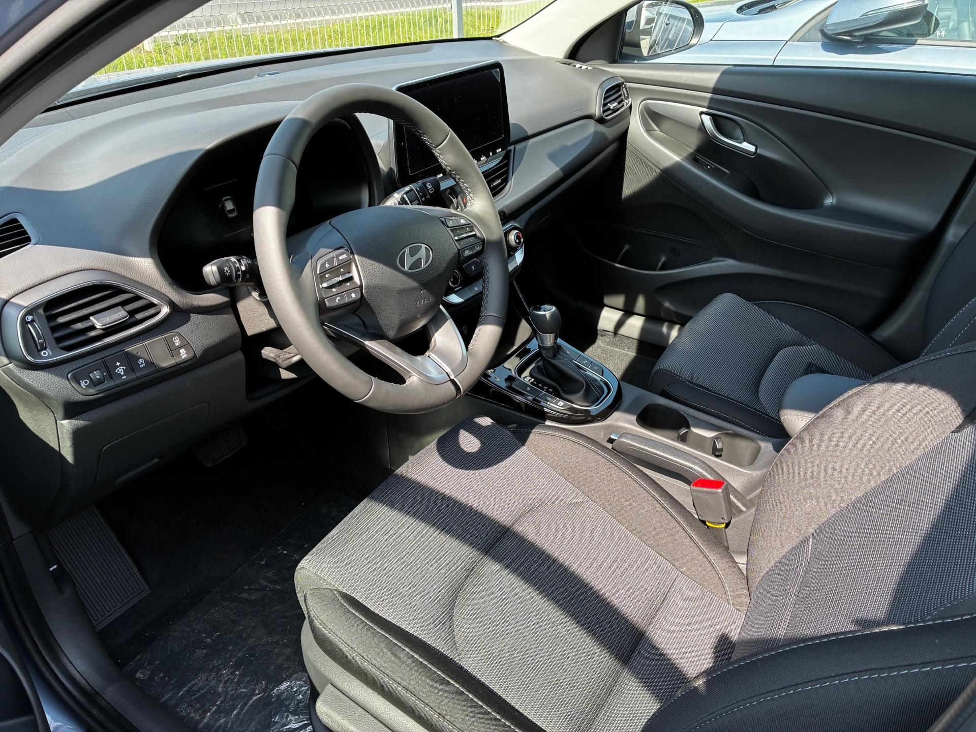 Hyundai i30, WG 1,6 T-GDI DCT GO CZECH - fotka 6