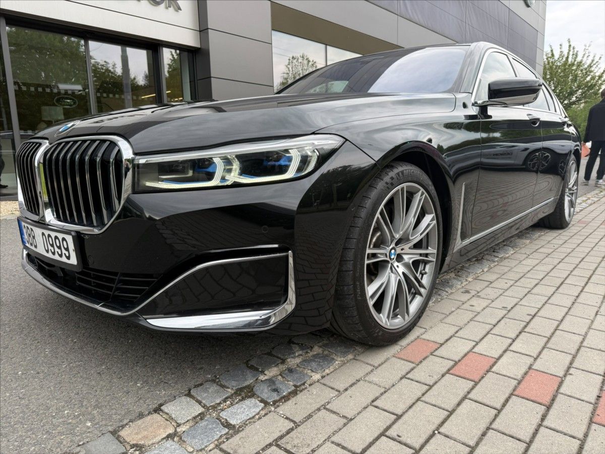 BMW Řada 7, 3,0 xDrive 740d - fotka 2