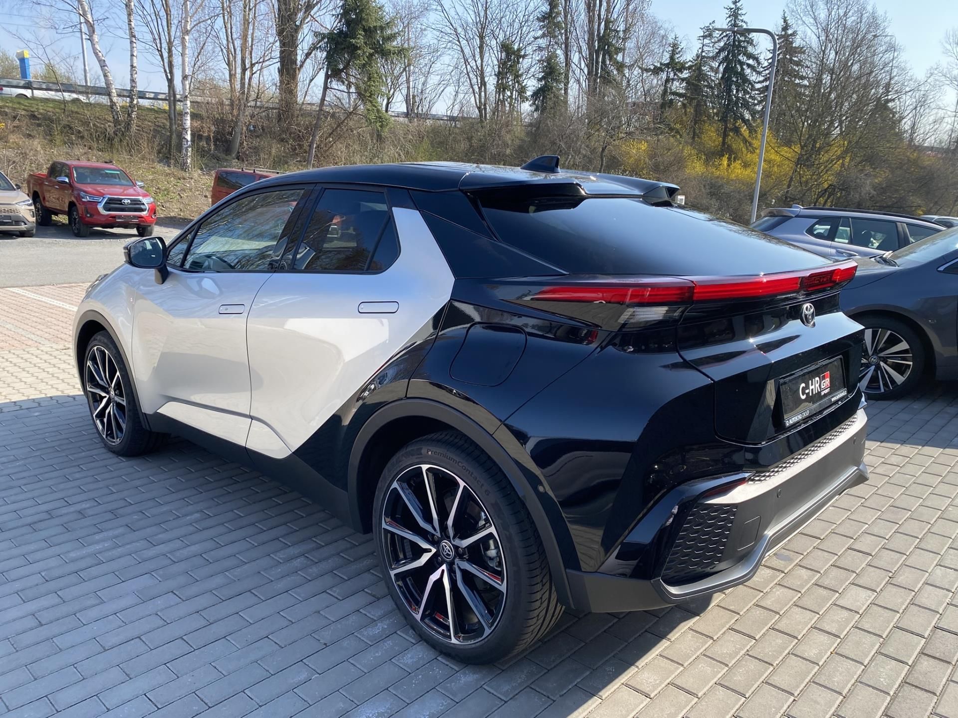Toyota C-HR, 2.0 PHEV GR Sport Dynamic - fotka 4