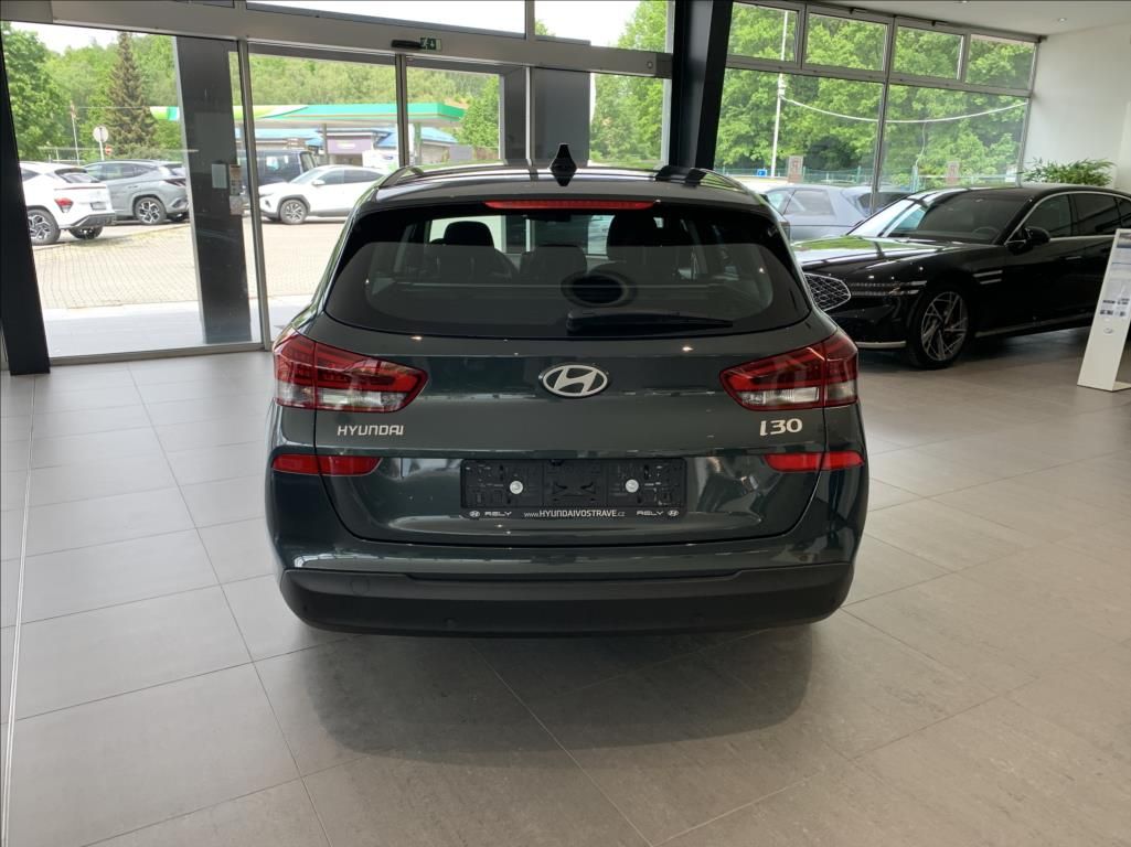 Hyundai i30, 1,5 i CVVT 71kW MT COMFORT - fotka 6