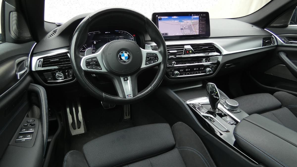 BMW Řada 5, 530e - fotka 5