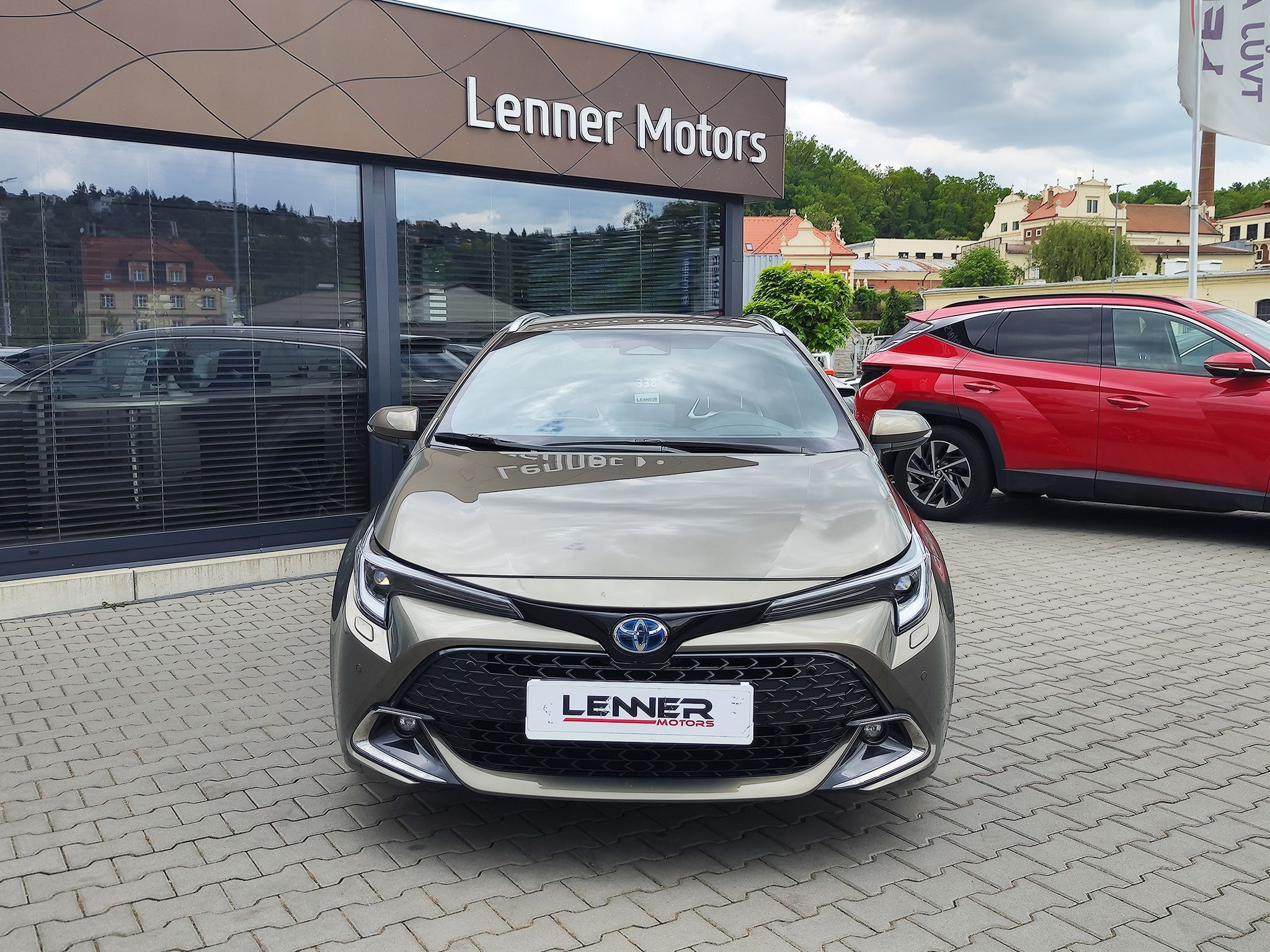 Toyota Corolla, 2.0 HEV/144kW Executive e-CVT - fotka 2