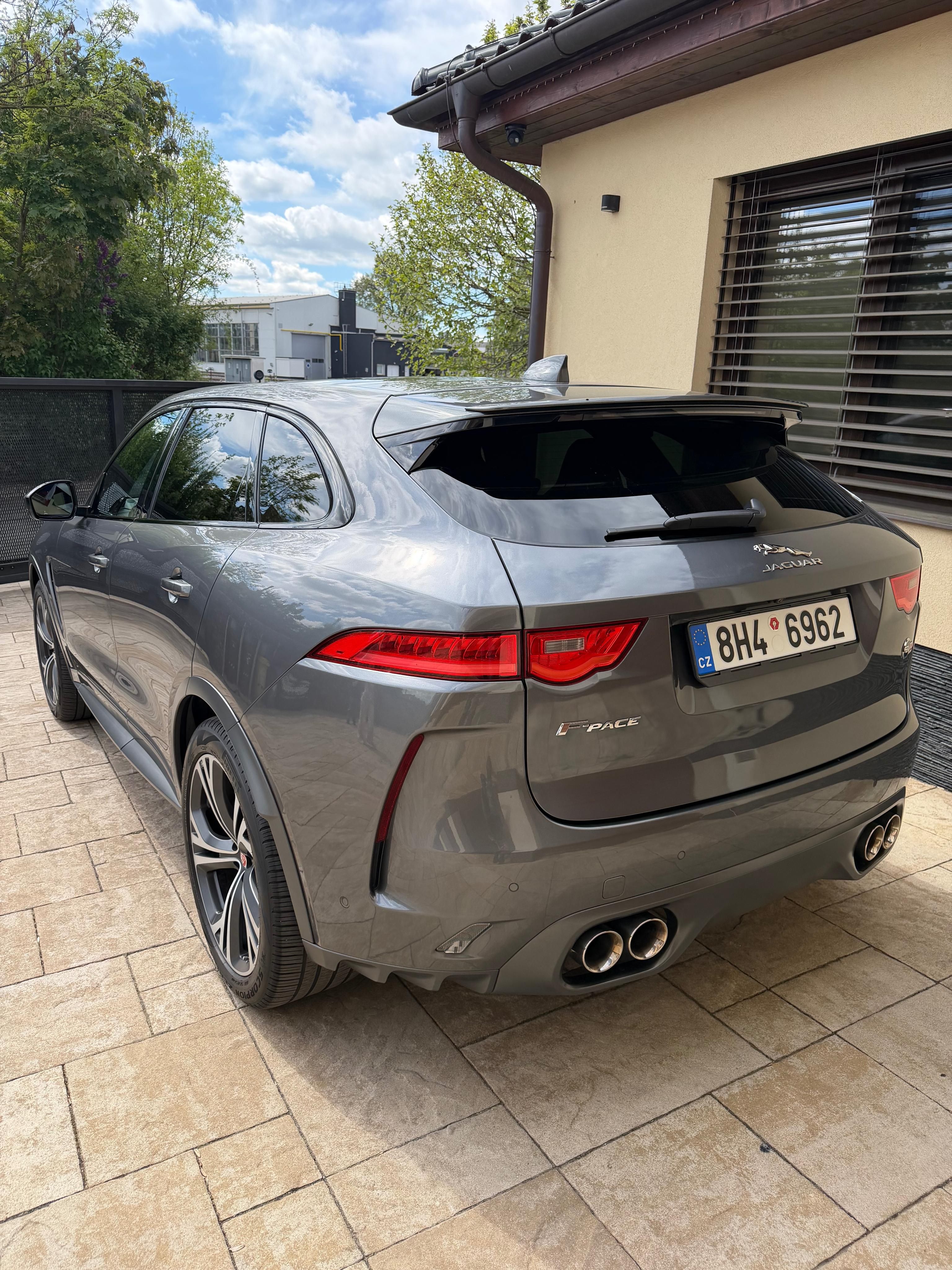 Jaguar F-Pace, Jaguar F-Pace SVR AWD 405 kW | - fotka 6