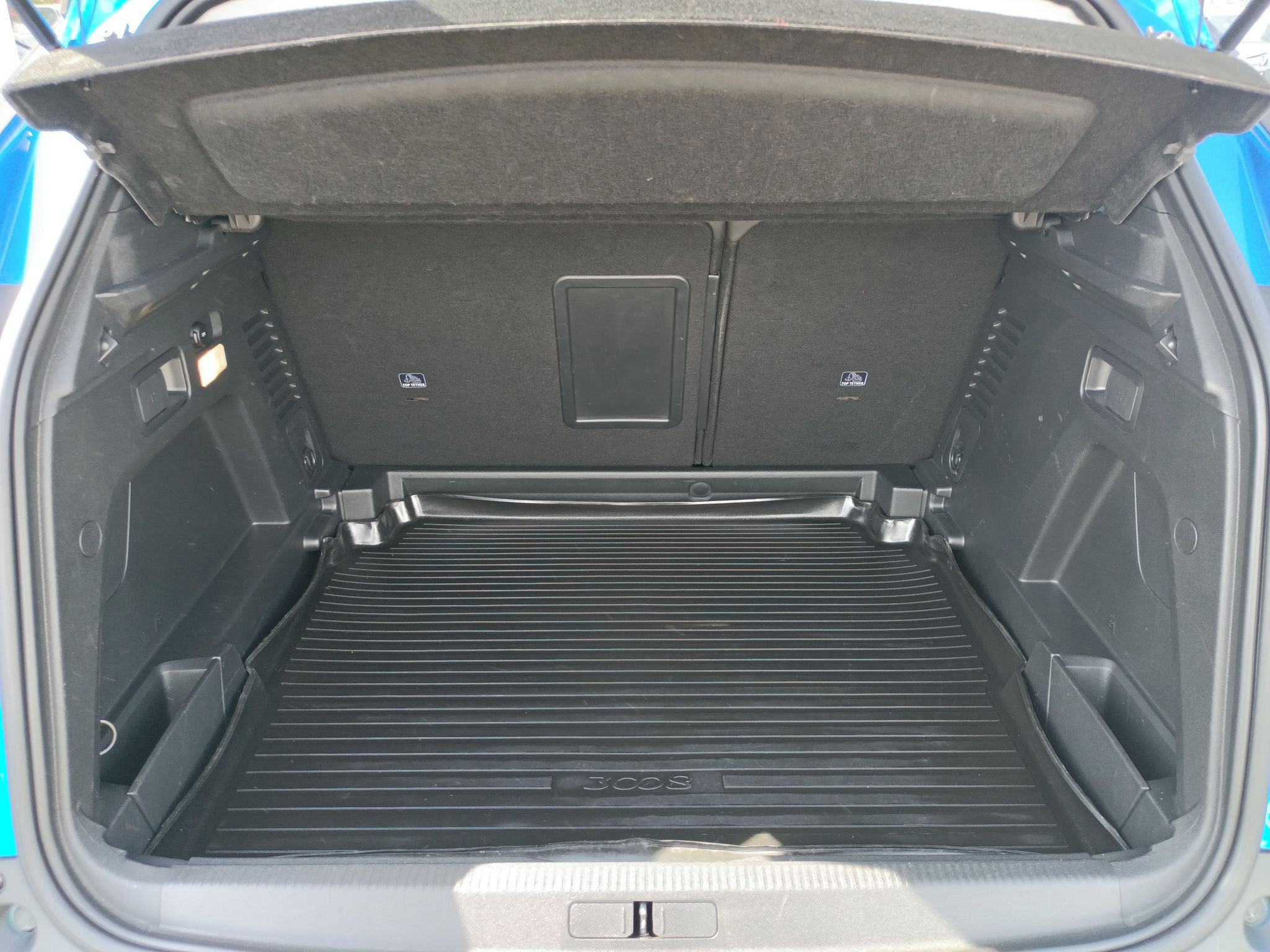 Peugeot 3008, ALLURE 1.2 - 130 EAT8 - fotka 6