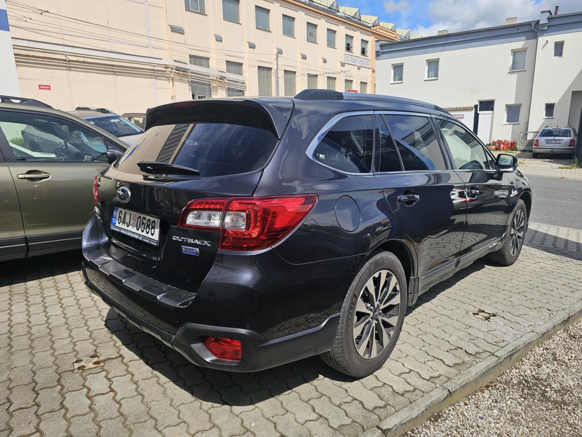 Subaru Outback, 2 TD kůže, NAVI - fotka 4