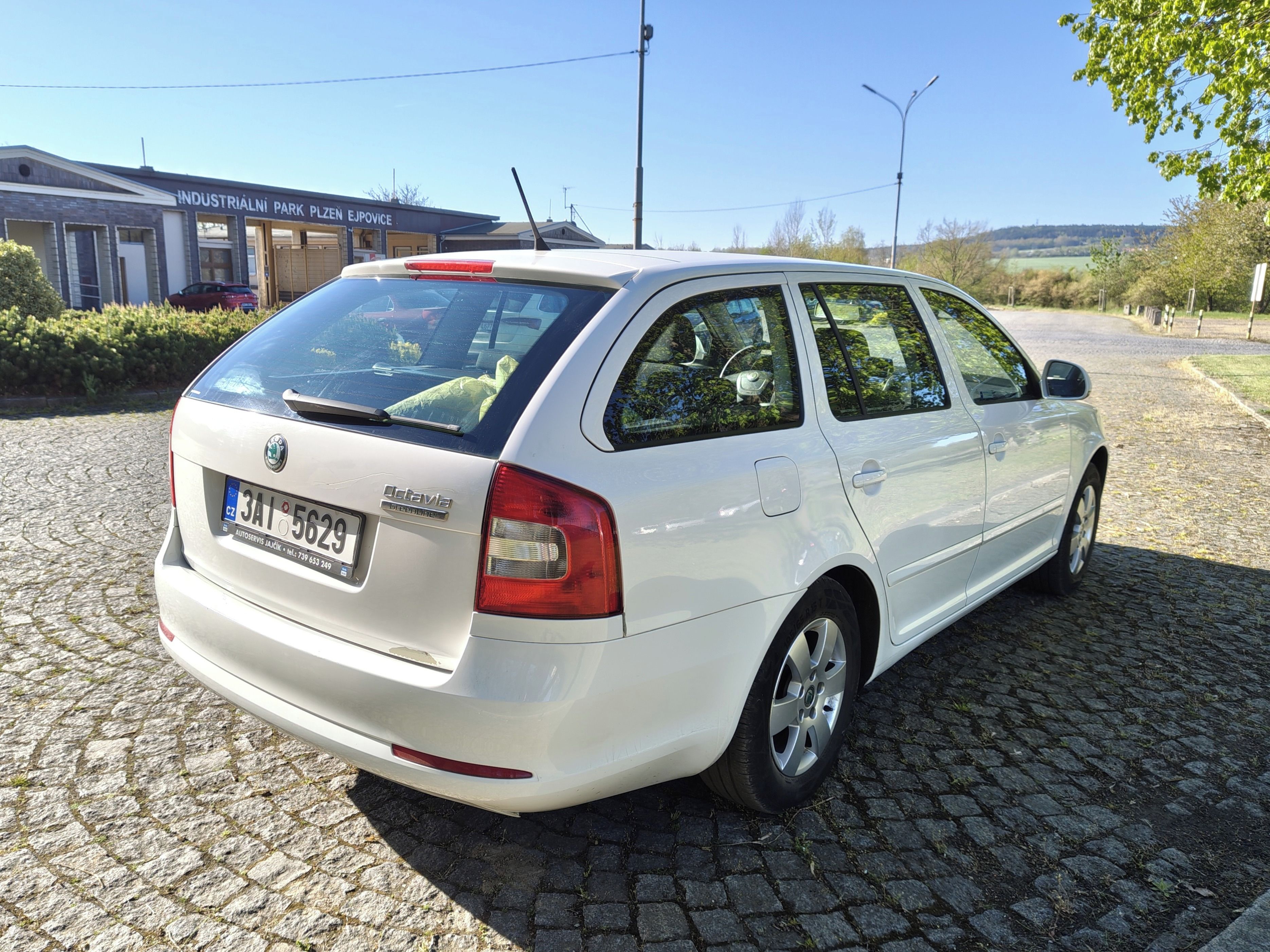 Škoda Octavia, 1,6TDi, nová v ČR - fotka 5